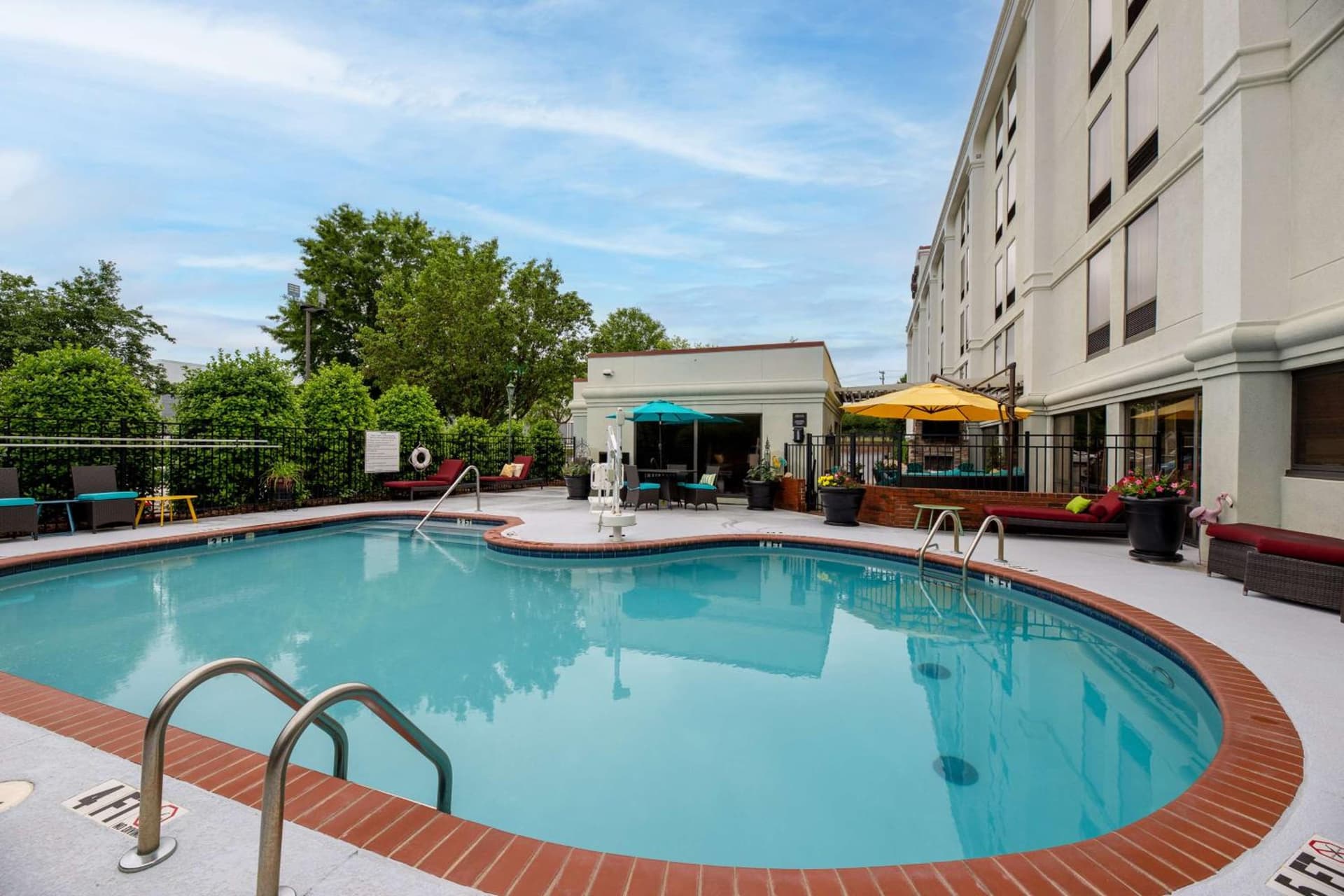 Hampton Inn Winston-Salem Hanes Mall gallery photo in Winston-Salem, NC — image 22