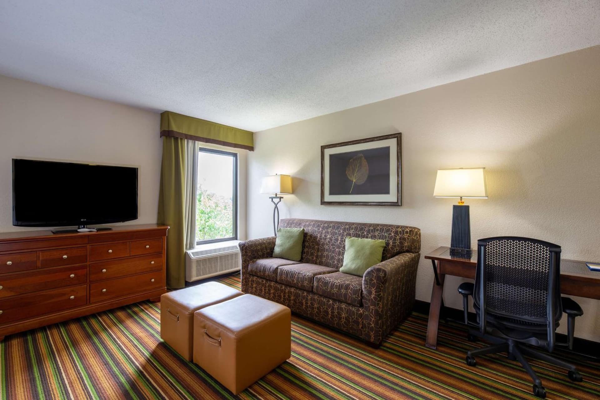 Hampton Inn Winston-Salem Hanes Mall gallery photo in Winston-Salem, NC — image 23