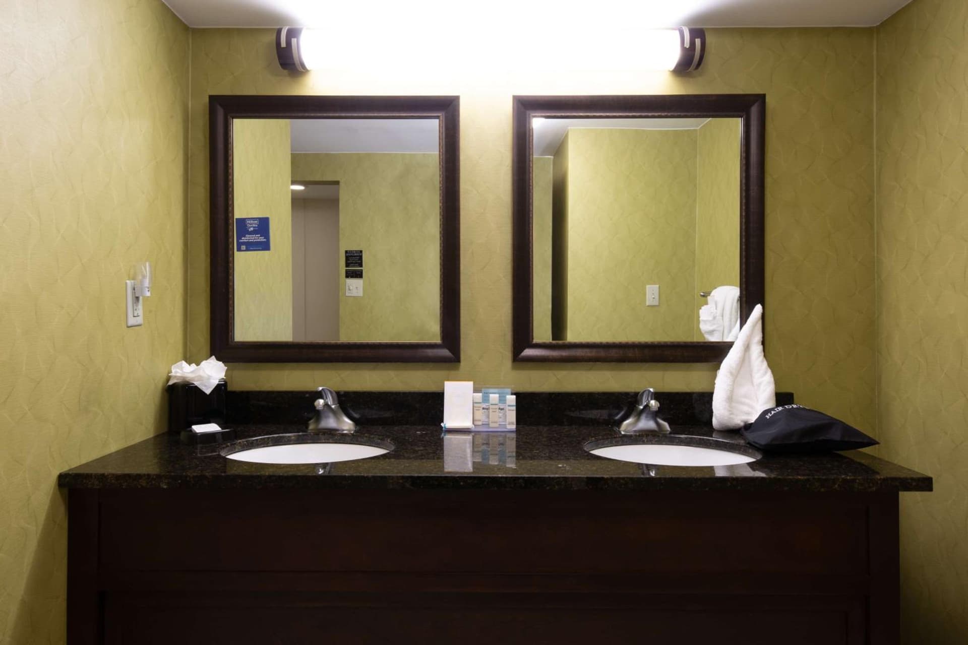 Hampton Inn Winston-Salem Hanes Mall gallery photo in Winston-Salem, NC — image 14