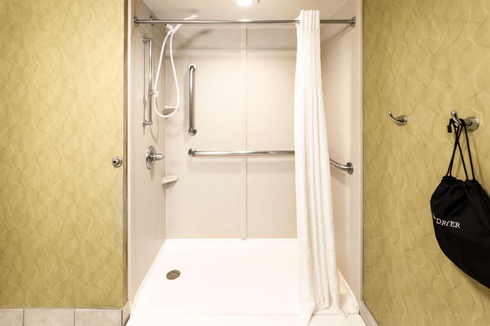Hampton Inn Winston-Salem Hanes Mall gallery photo in Winston-Salem, NC — image 27