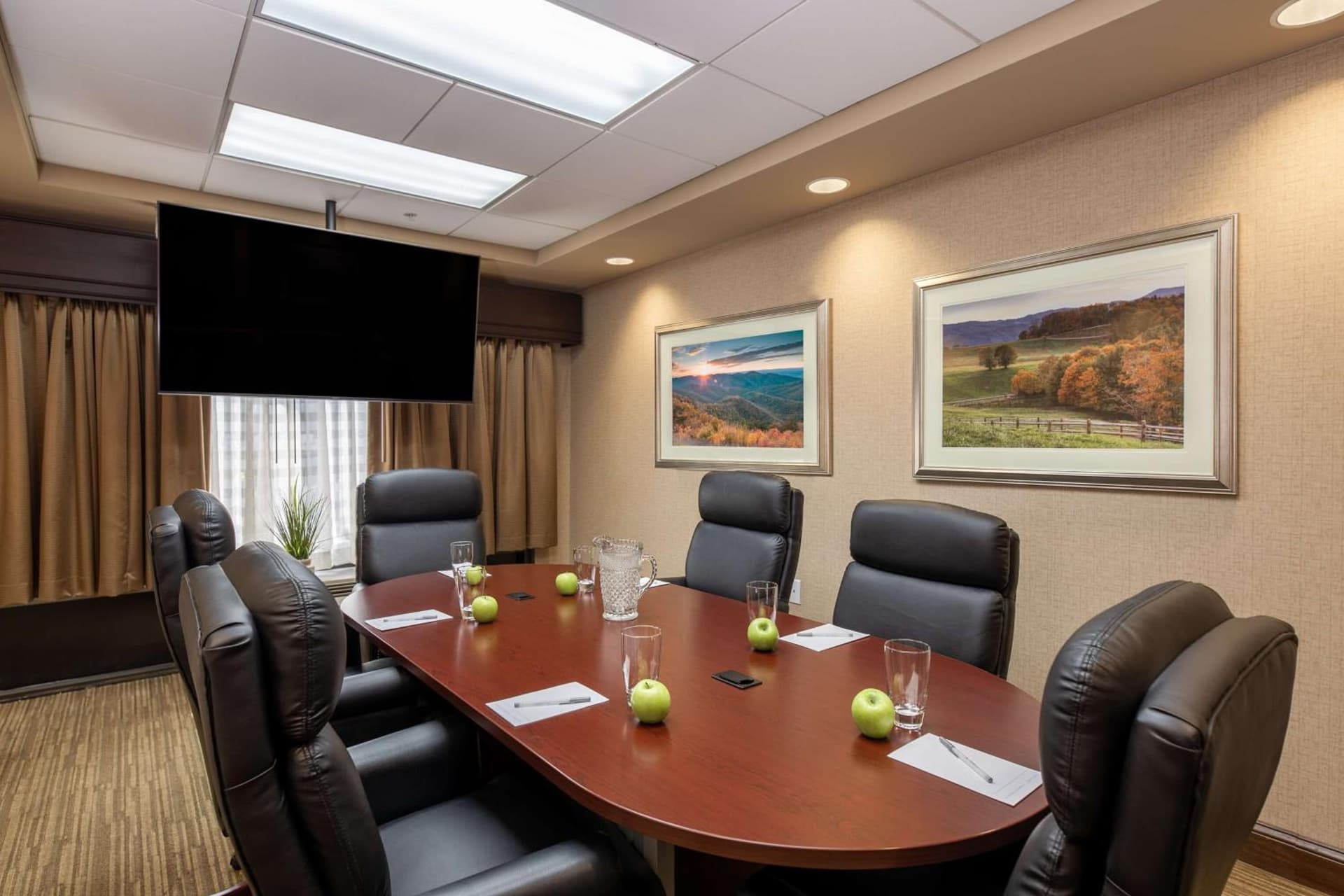 Hampton Inn Winston-Salem Hanes Mall gallery photo in Winston-Salem, NC — image 17