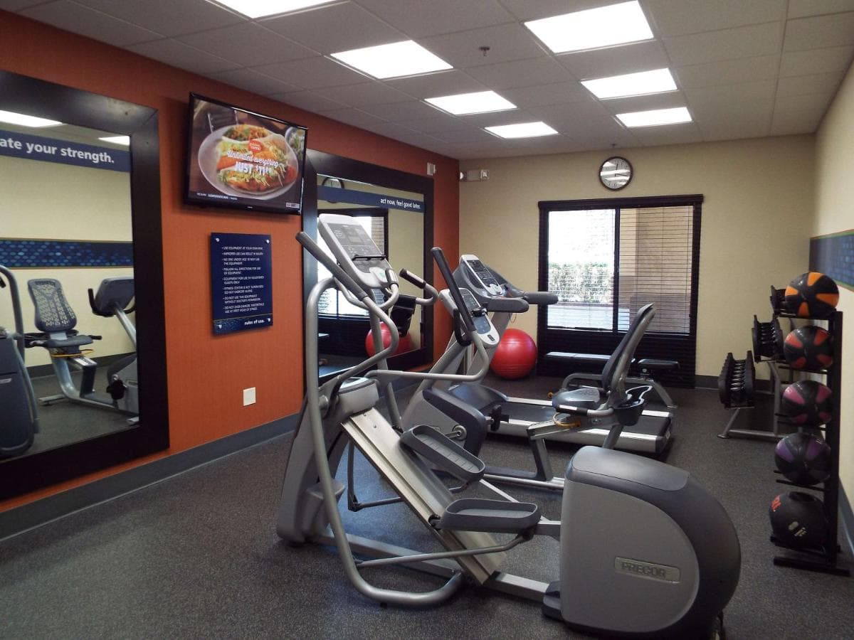 Hampton Inn Clinton interior in Clinton, MS — gallery photo 2