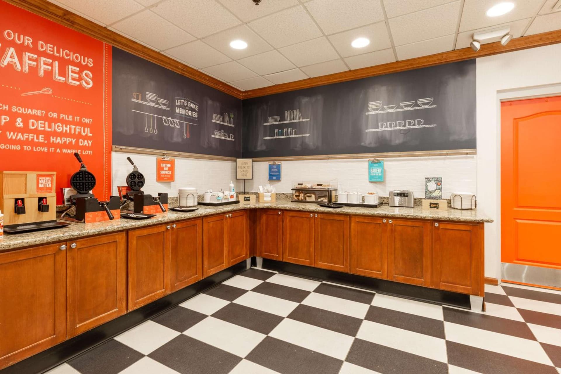 Hampton Inn & Suites Jacksonville Deerwood Park gallery photo in Jacksonville, FL — image 44