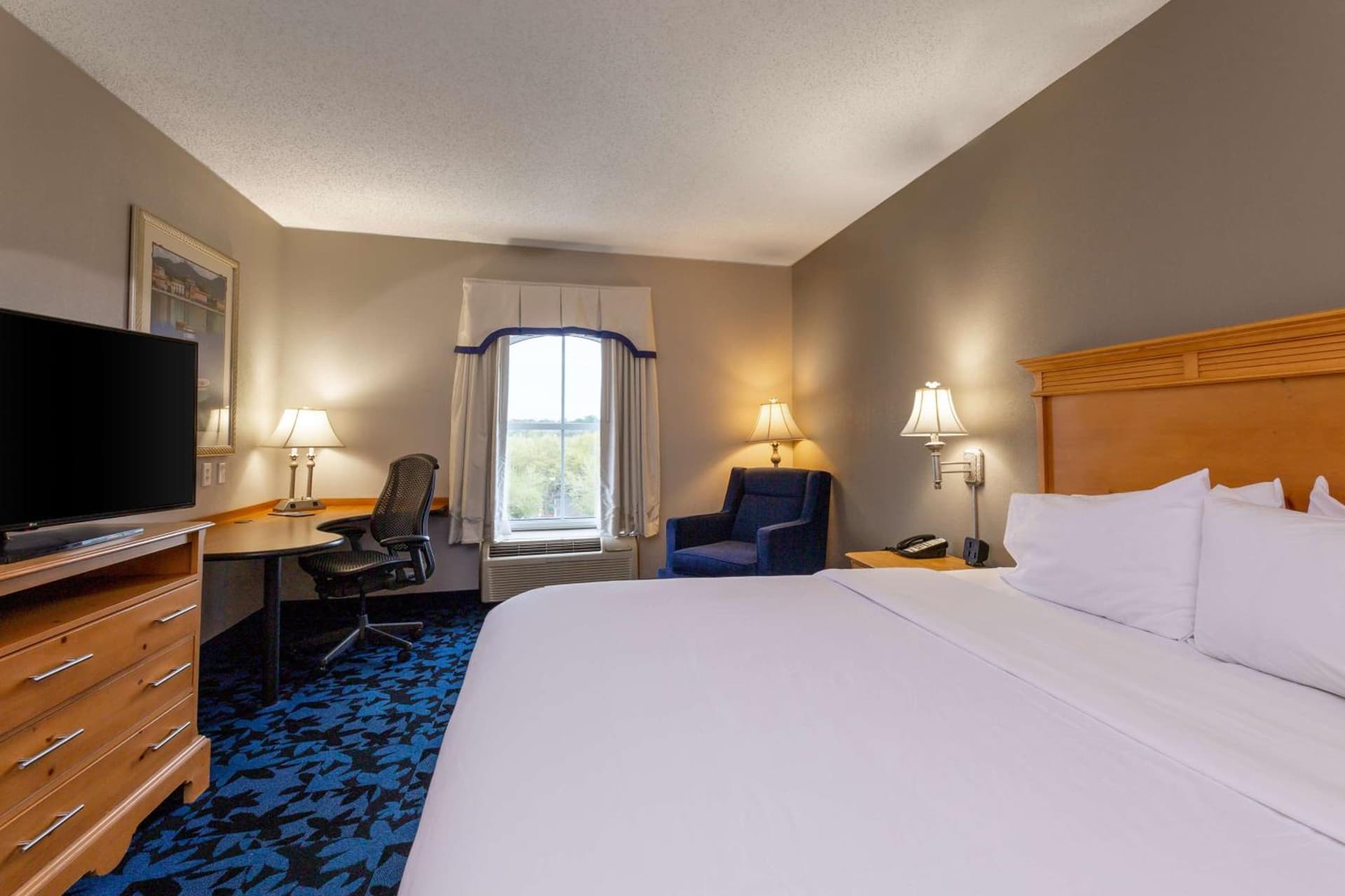 Hampton Inn & Suites Jacksonville Deerwood Park gallery photo in Jacksonville, FL — image 32