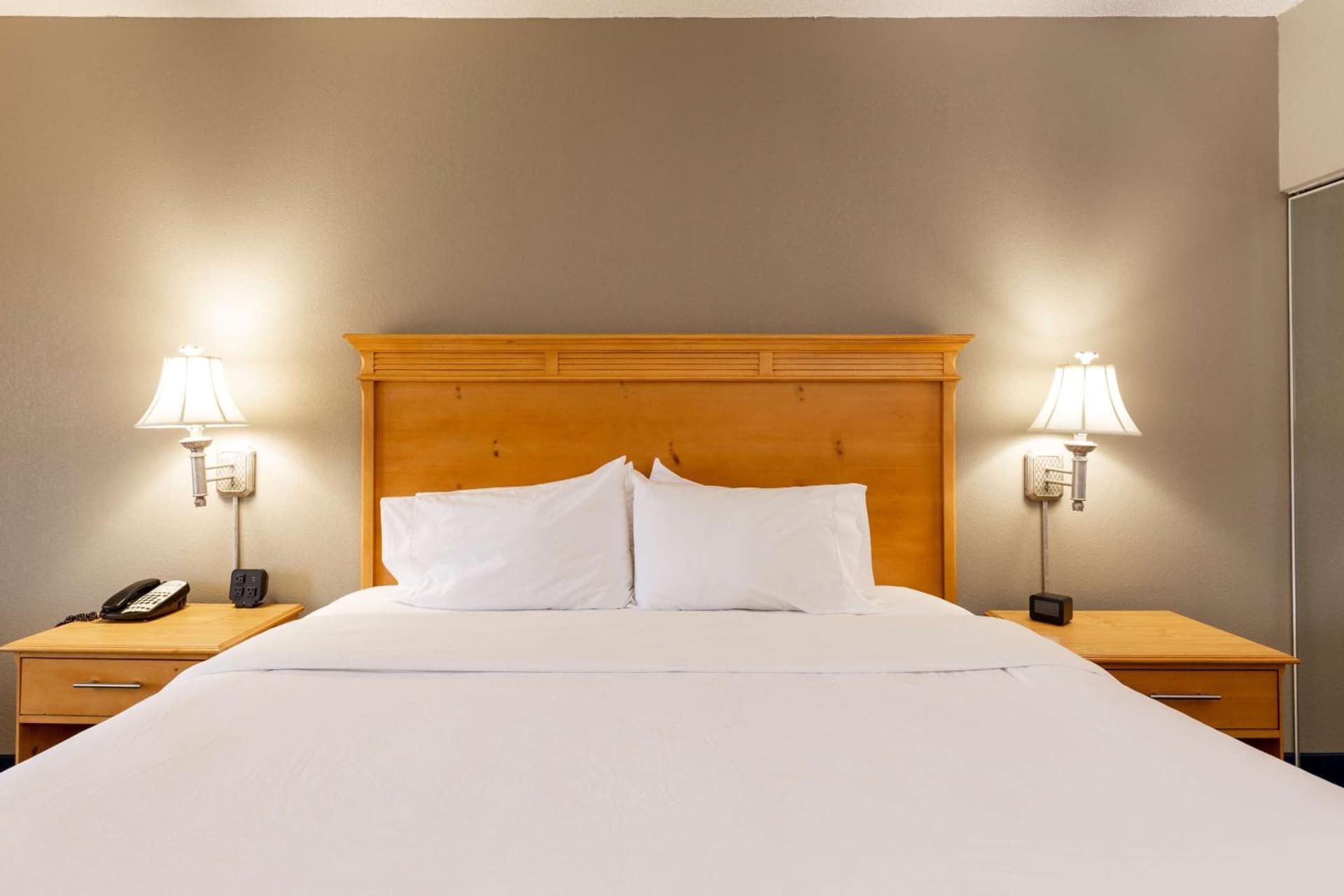 Hampton Inn & Suites Jacksonville Deerwood Park gallery photo in Jacksonville, FL — image 10