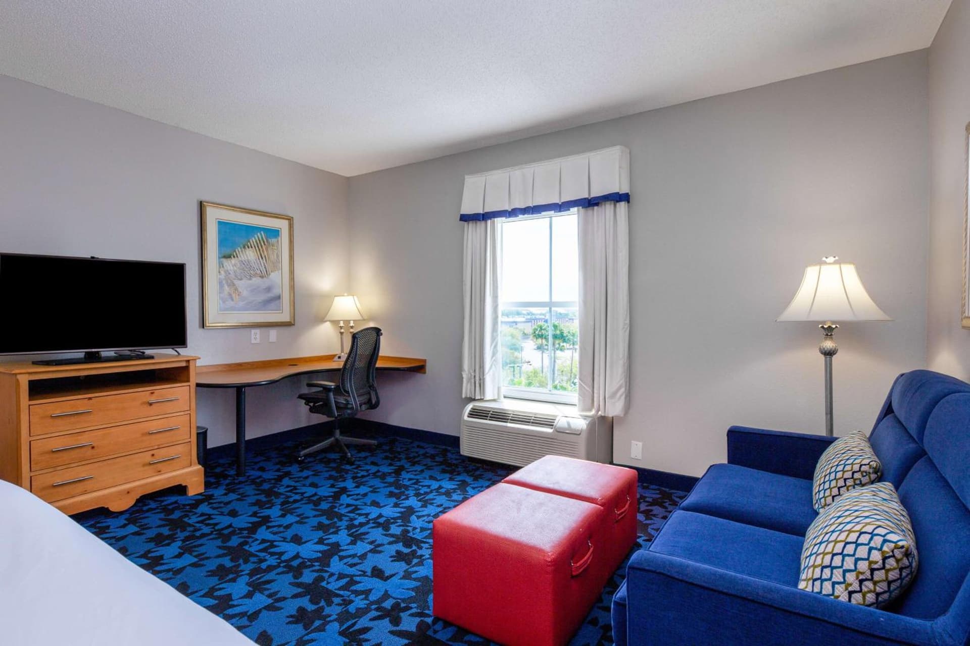 Hampton Inn & Suites Jacksonville Deerwood Park gallery photo in Jacksonville, FL — image 47