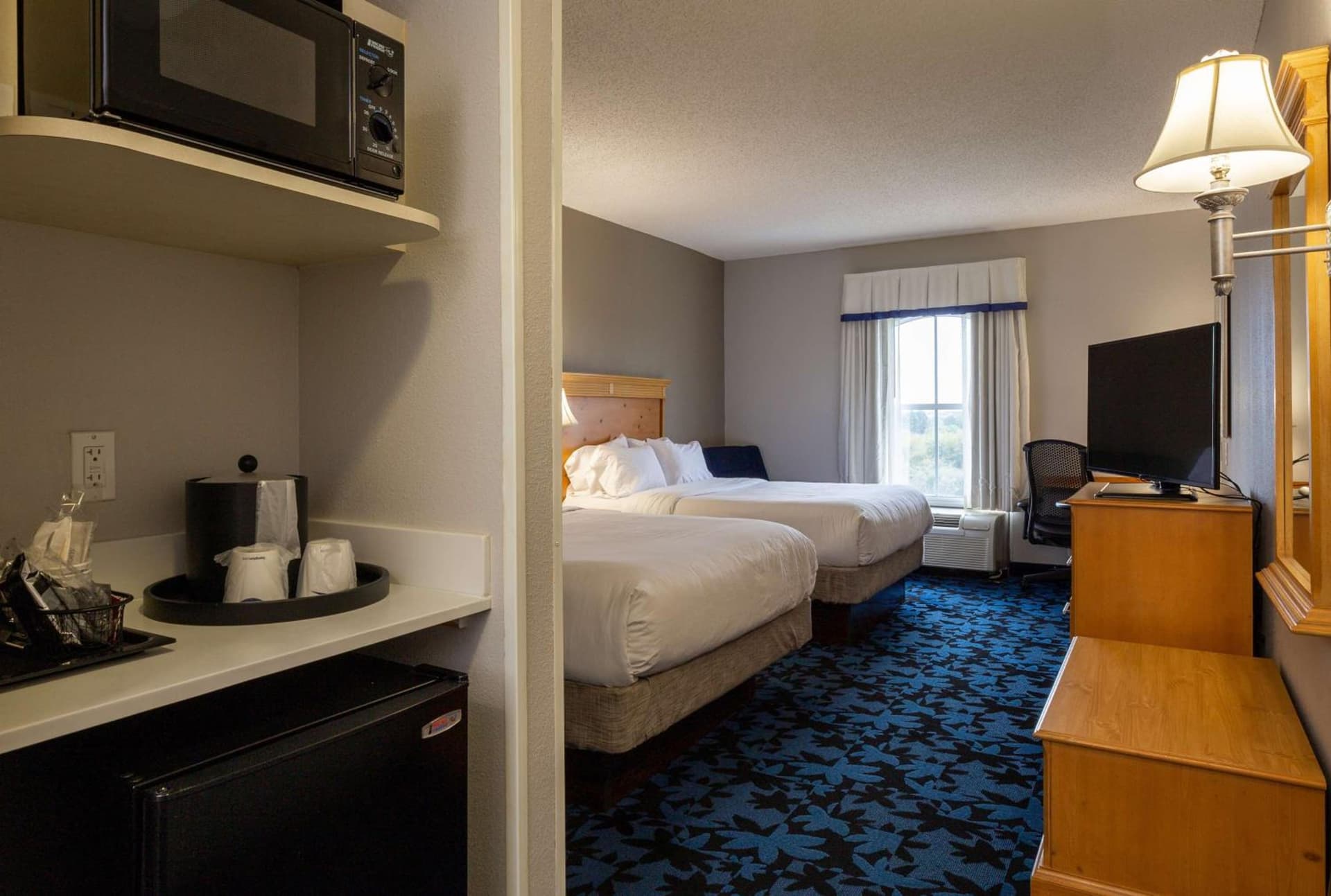 Hampton Inn & Suites Jacksonville Deerwood Park gallery photo in Jacksonville, FL — image 8