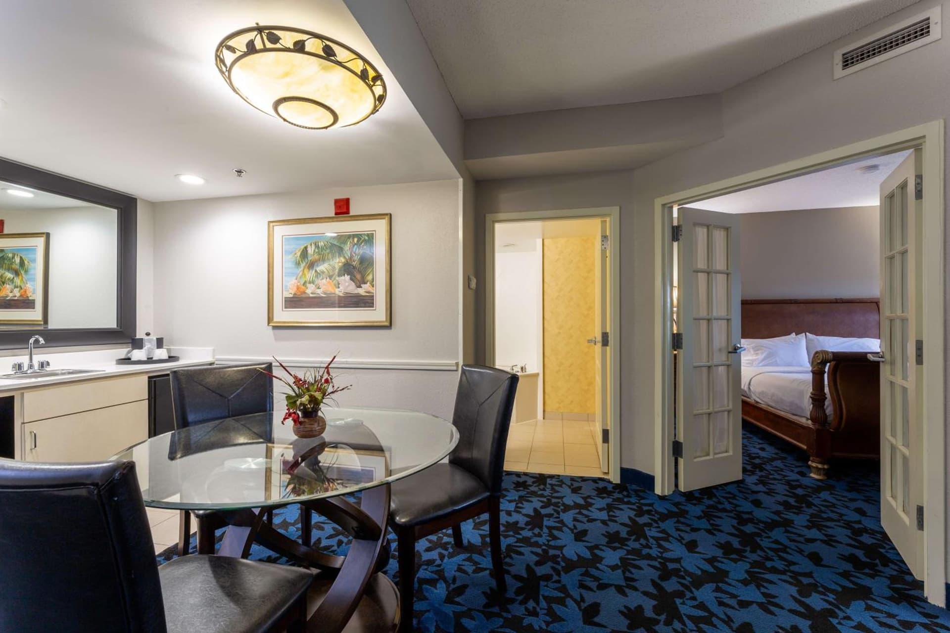Hampton Inn & Suites Jacksonville Deerwood Park gallery photo in Jacksonville, FL — image 58