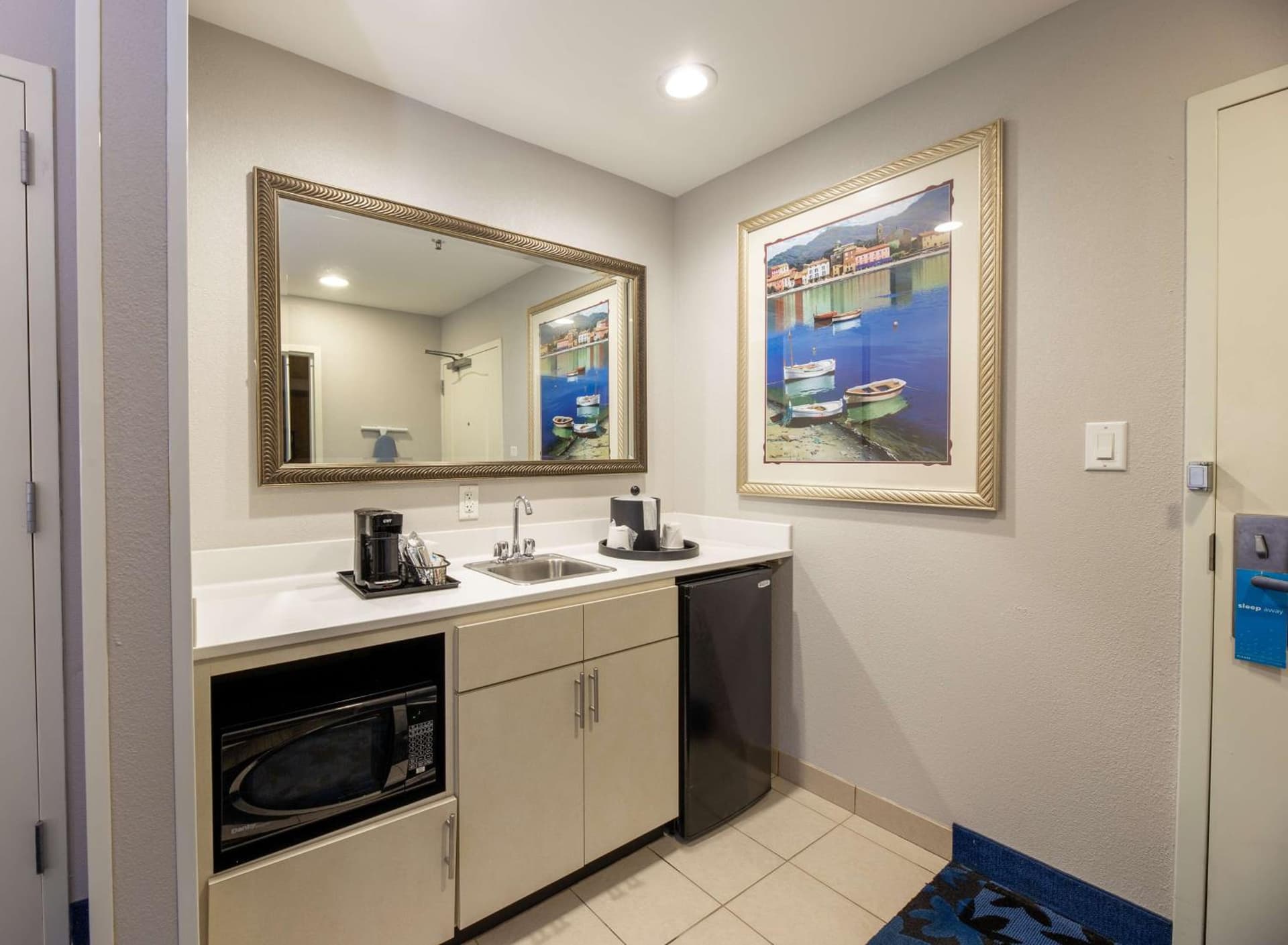 Hampton Inn & Suites Jacksonville Deerwood Park gallery photo in Jacksonville, FL — image 14