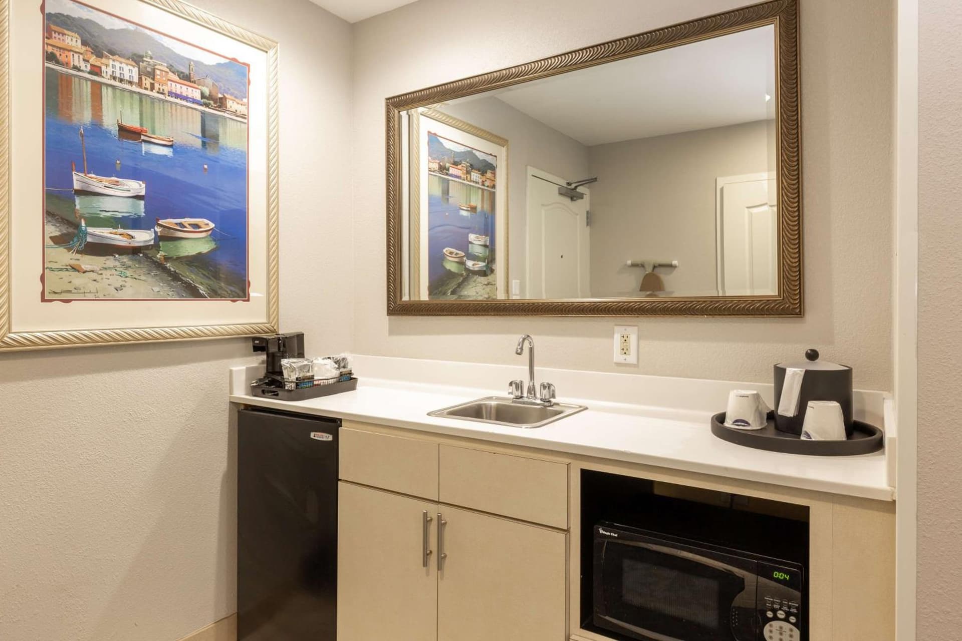 Hampton Inn & Suites Jacksonville Deerwood Park gallery photo in Jacksonville, FL — image 30