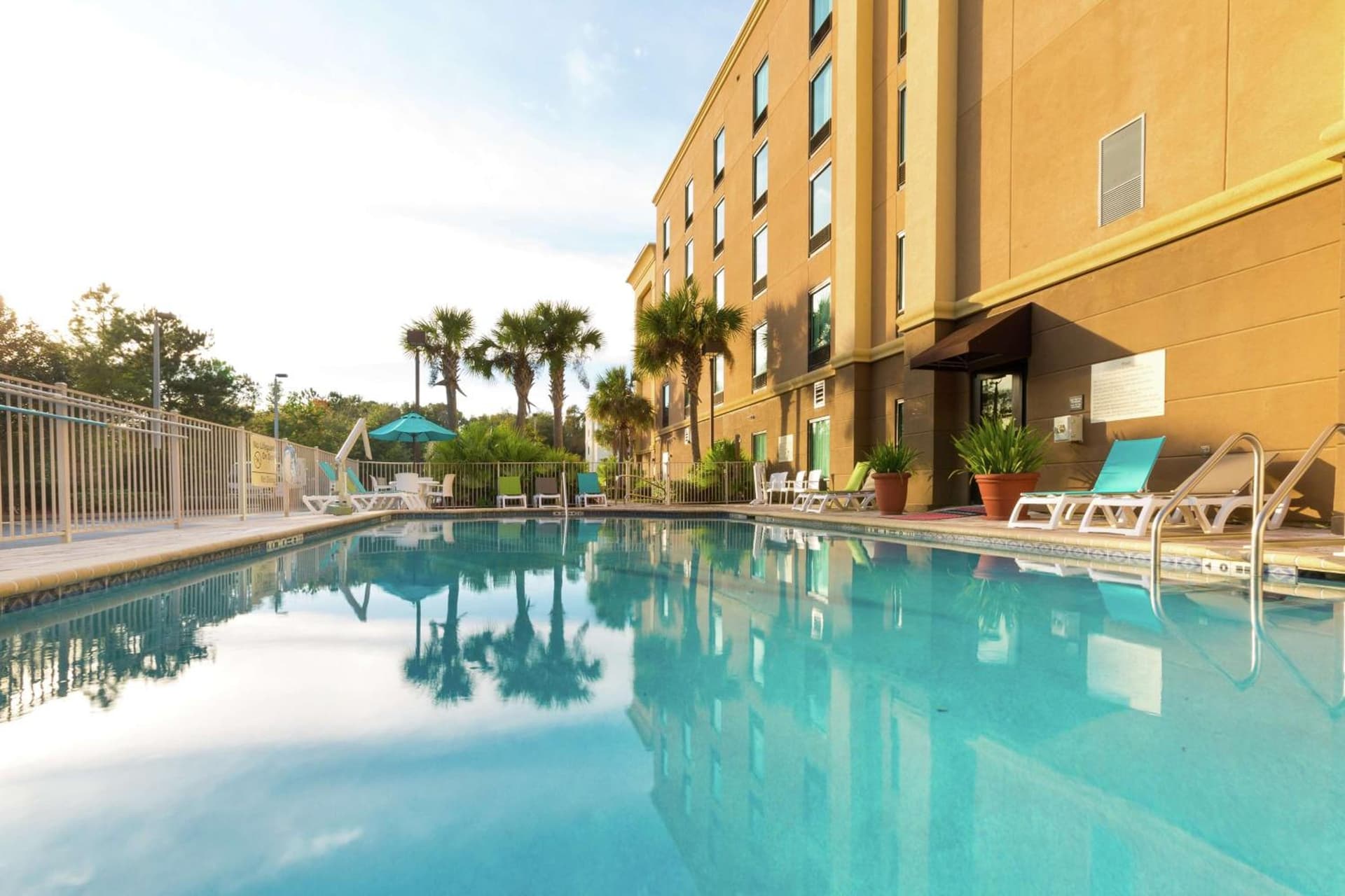 Hampton Inn & Suites Jacksonville-Airport gallery photo in Jacksonville, FL — image 22