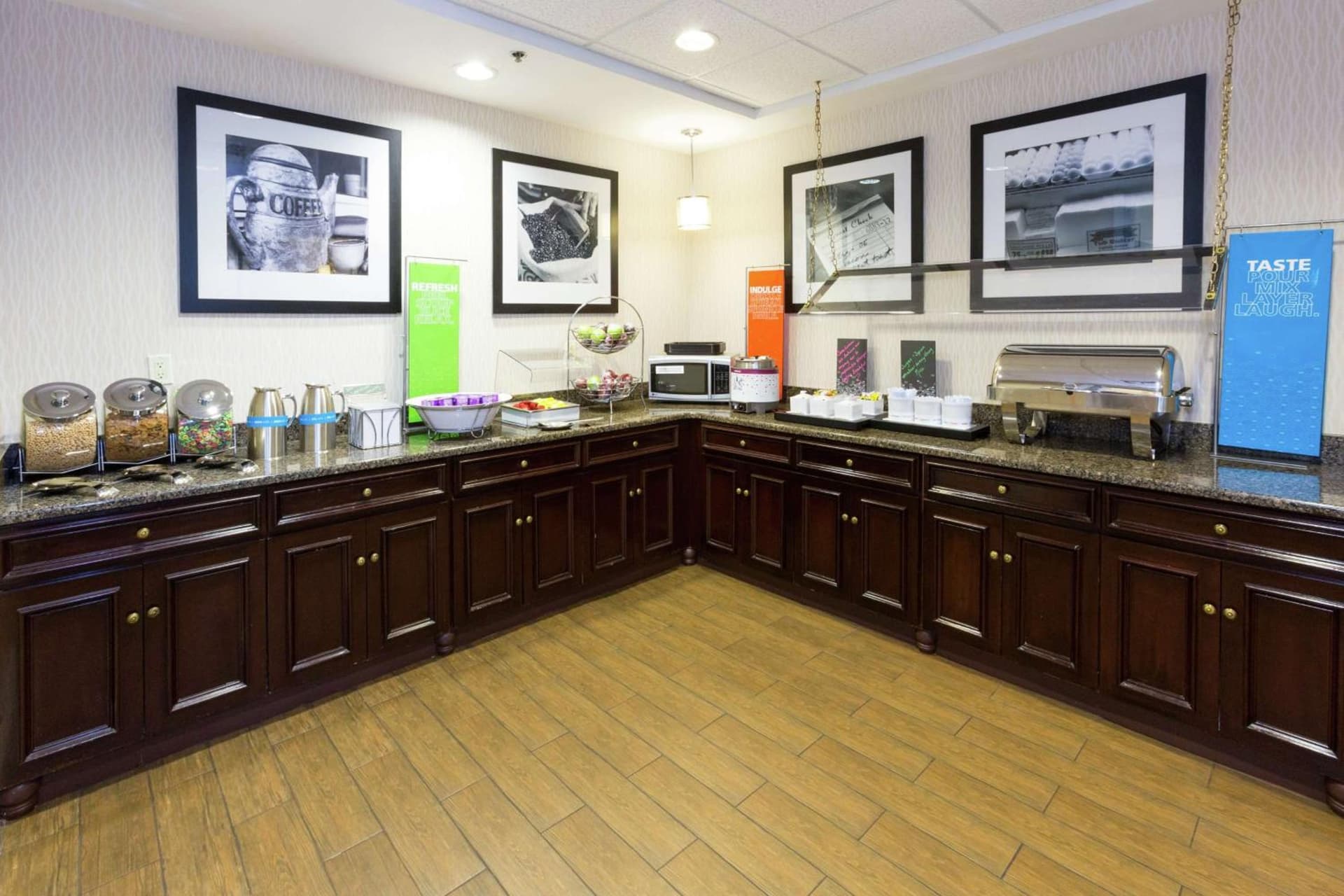 Hampton Inn & Suites Jacksonville-Airport gallery photo in Jacksonville, FL — image 37