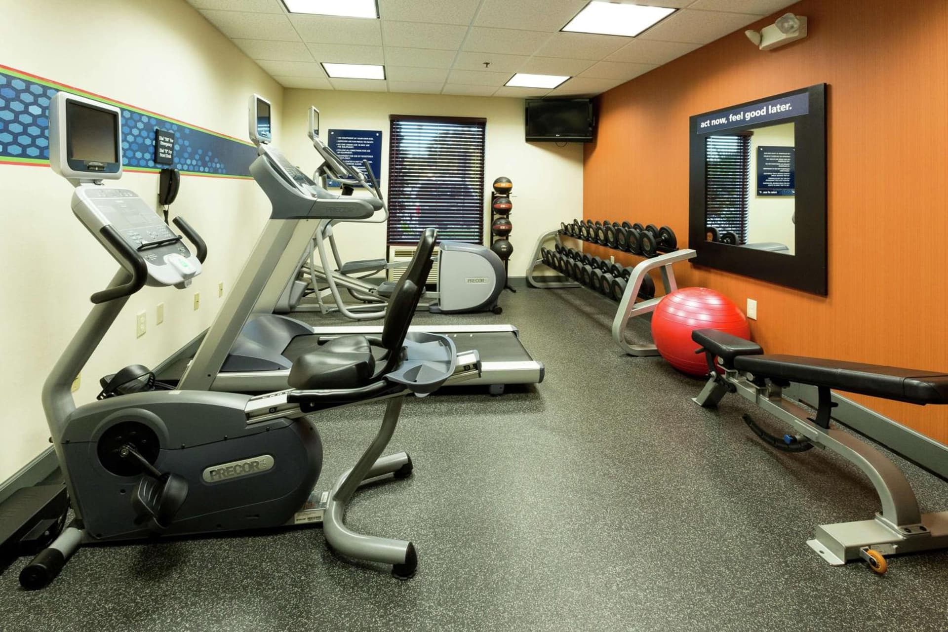 Hampton Inn & Suites Jacksonville-Airport gallery photo in Jacksonville, FL — image 26