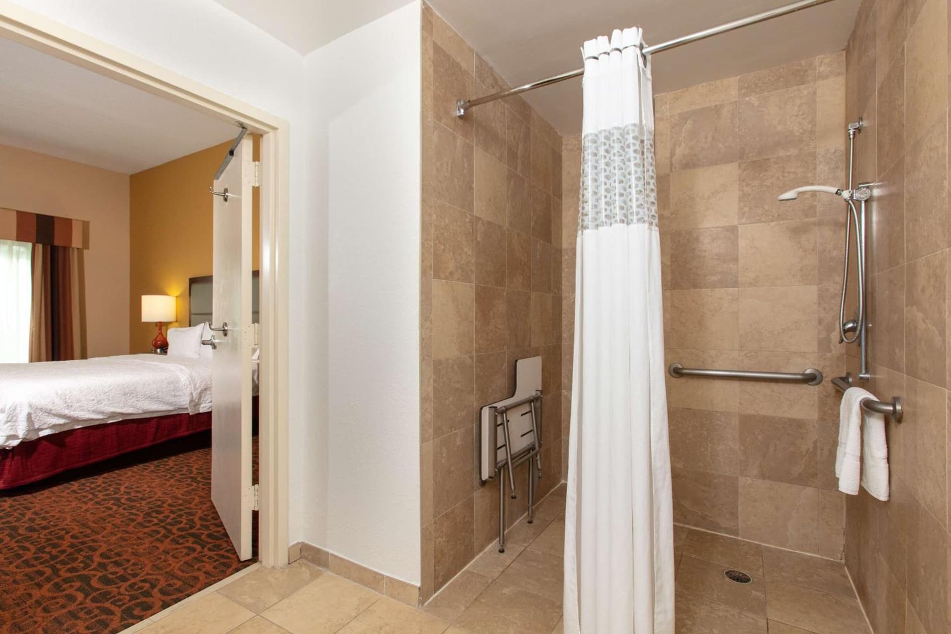 Hampton Inn & Suites Jacksonville-Airport gallery photo in Jacksonville, FL — image 27
