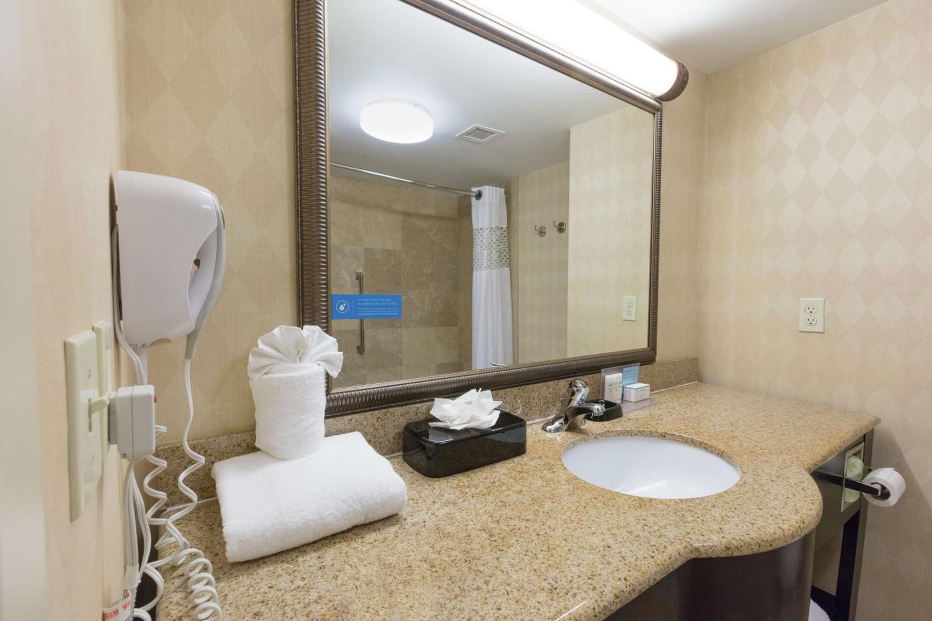 Hampton Inn & Suites Jacksonville-Airport gallery photo in Jacksonville, FL — image 20