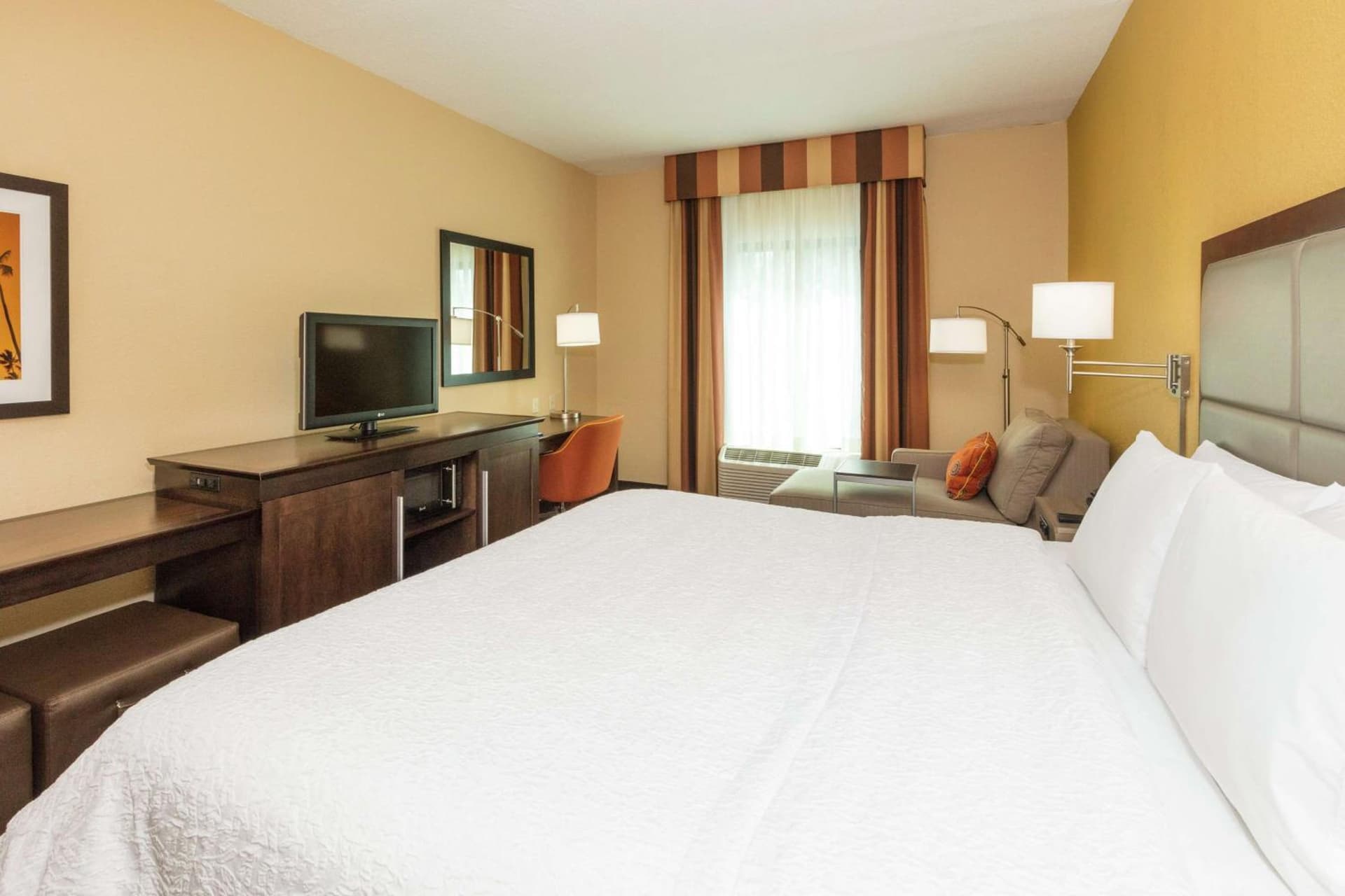 Hampton Inn & Suites Jacksonville-Airport gallery photo in Jacksonville, FL — image 45