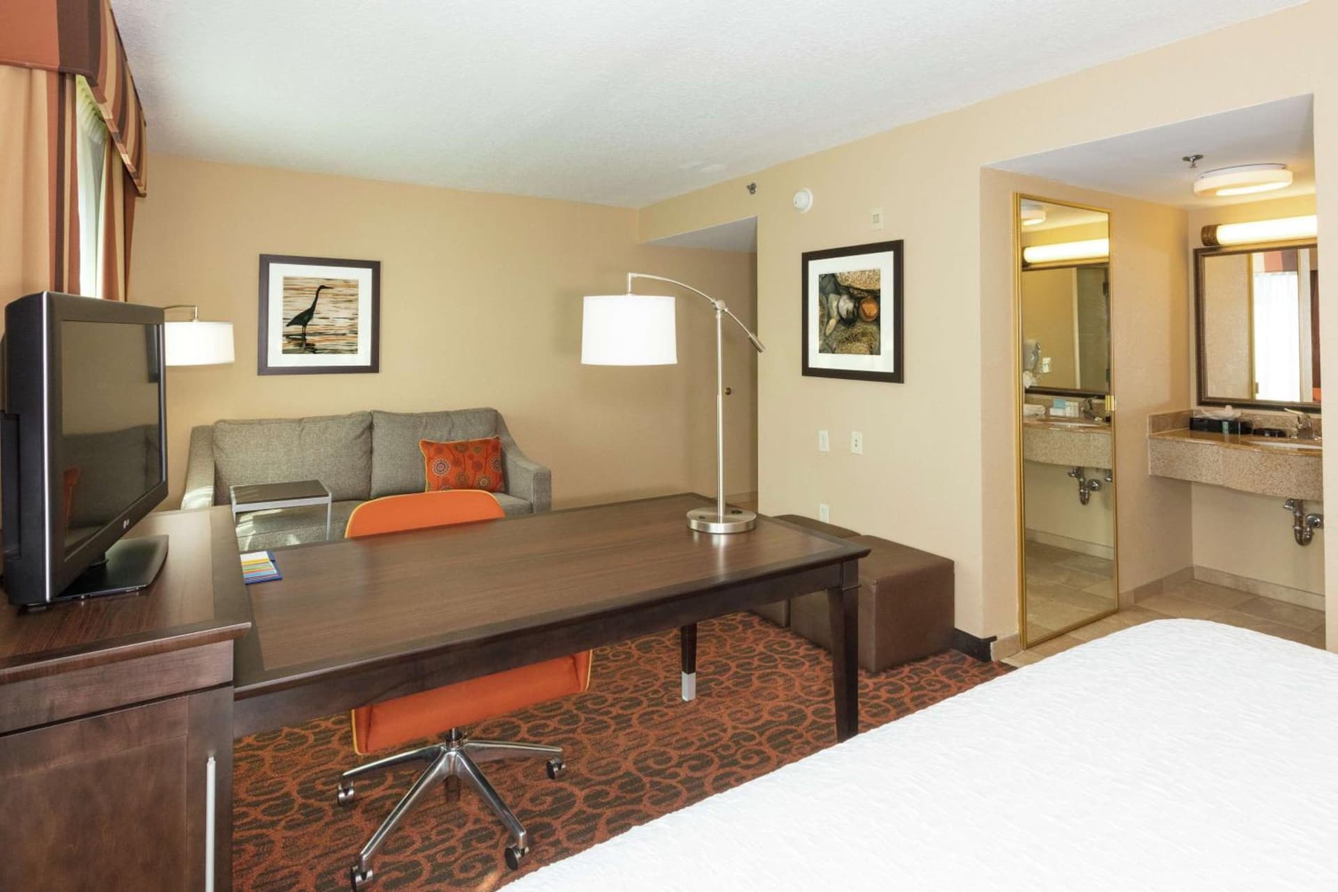 Hampton Inn & Suites Jacksonville-Airport gallery photo in Jacksonville, FL — image 47
