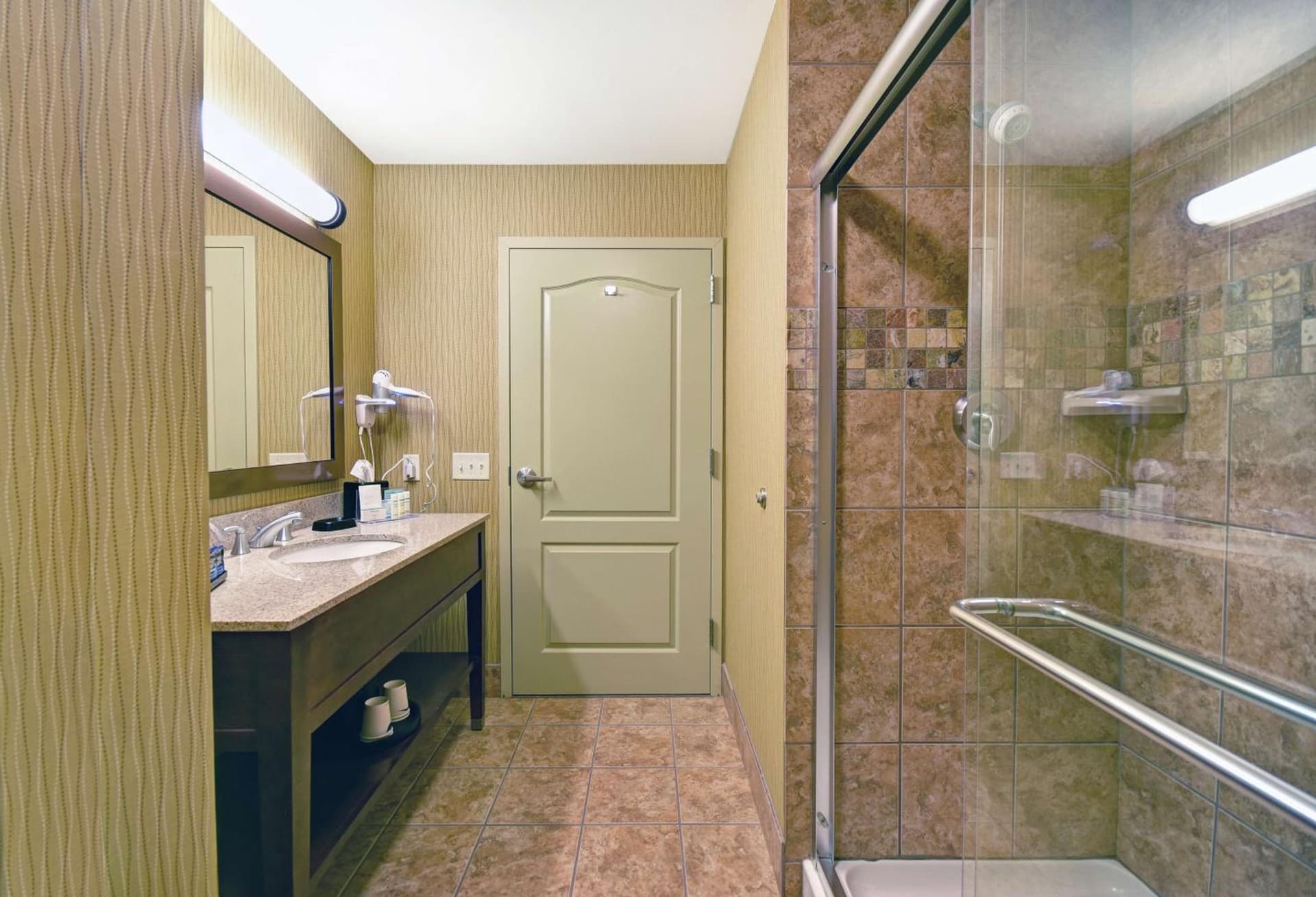 Hampton Inn Beloit gallery photo in Beloit, WI — image 12
