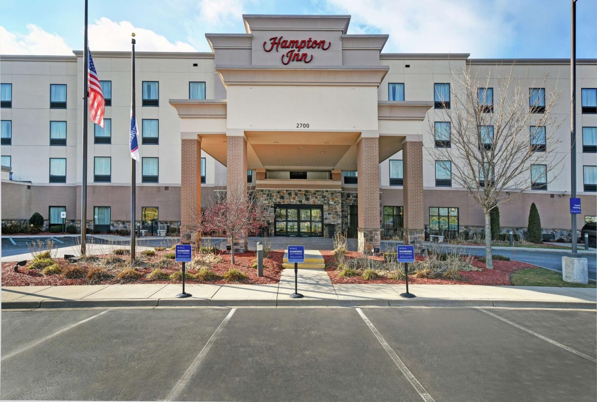 Hampton Inn Beloit interior in Beloit, WI — gallery photo 2