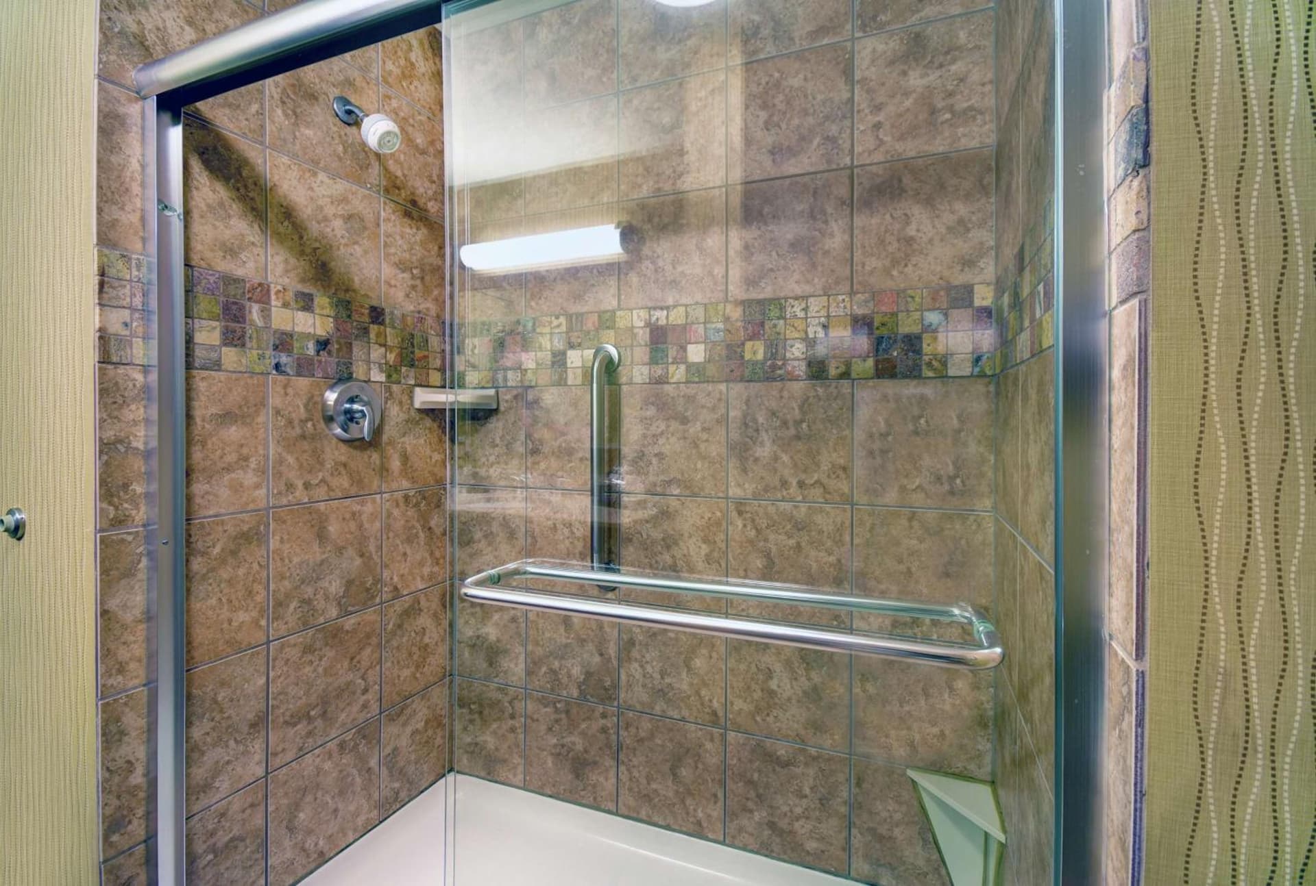 Hampton Inn Beloit gallery photo in Beloit, WI — image 33