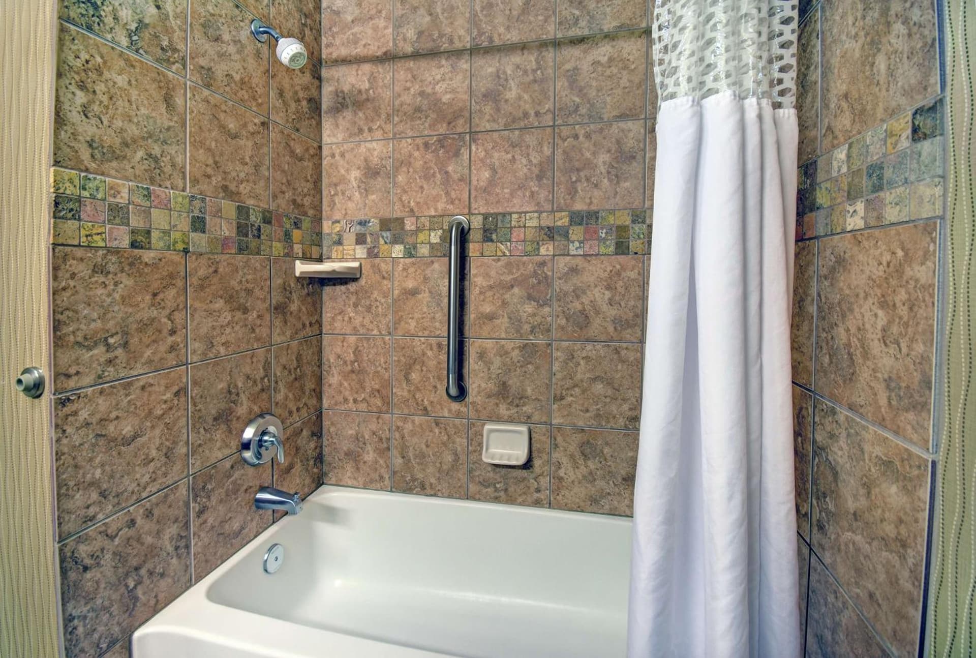 Hampton Inn Beloit gallery photo in Beloit, WI — image 7