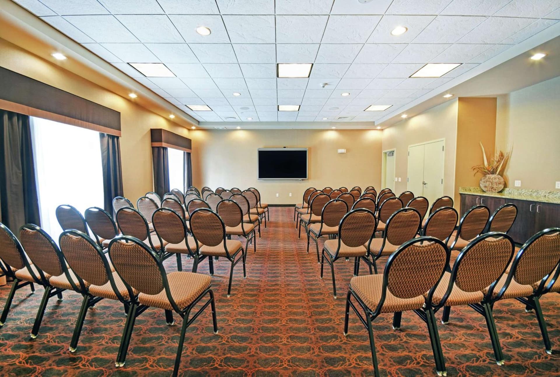 Hampton Inn Beloit gallery photo in Beloit, WI — image 43