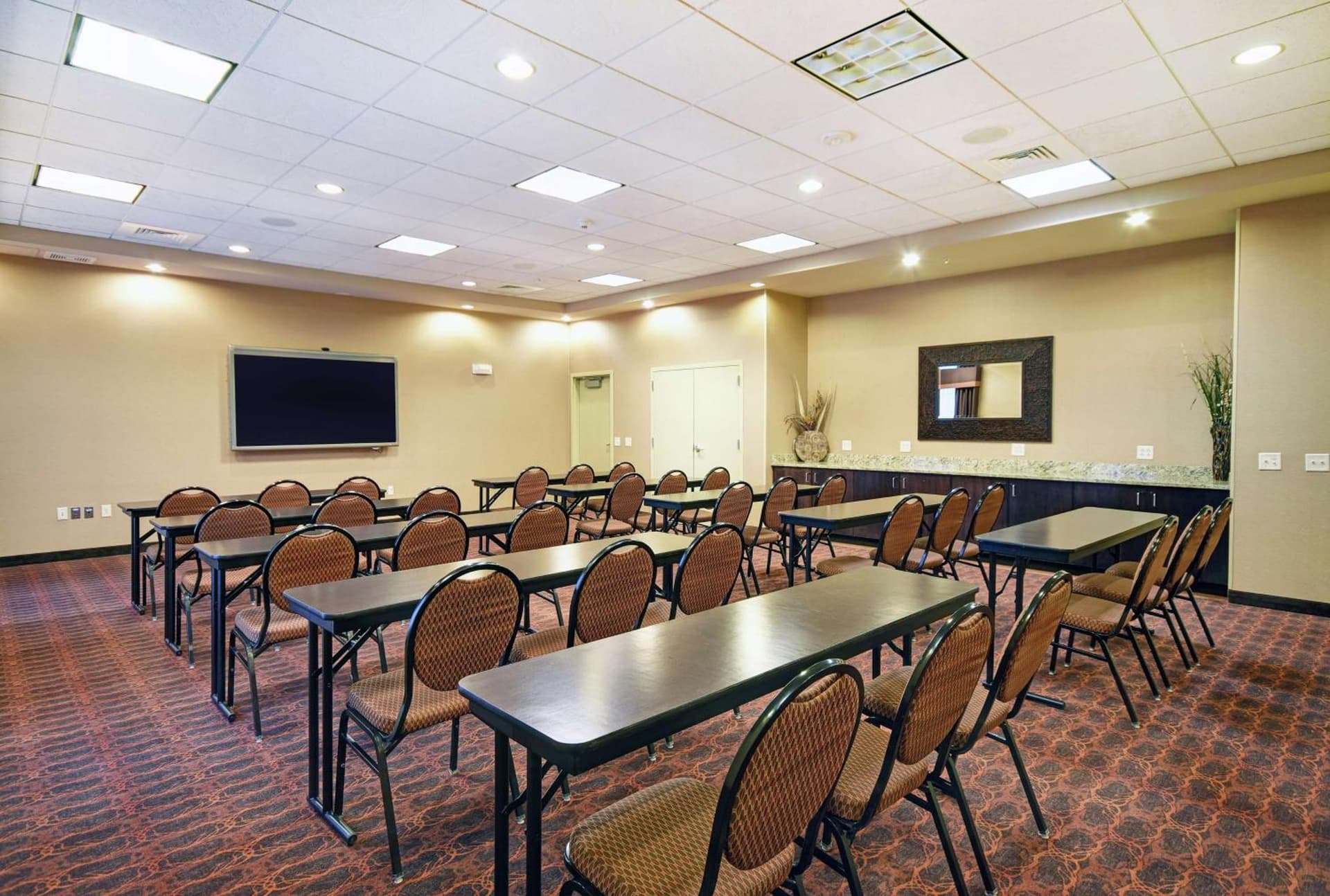Hampton Inn Beloit gallery photo in Beloit, WI — image 24