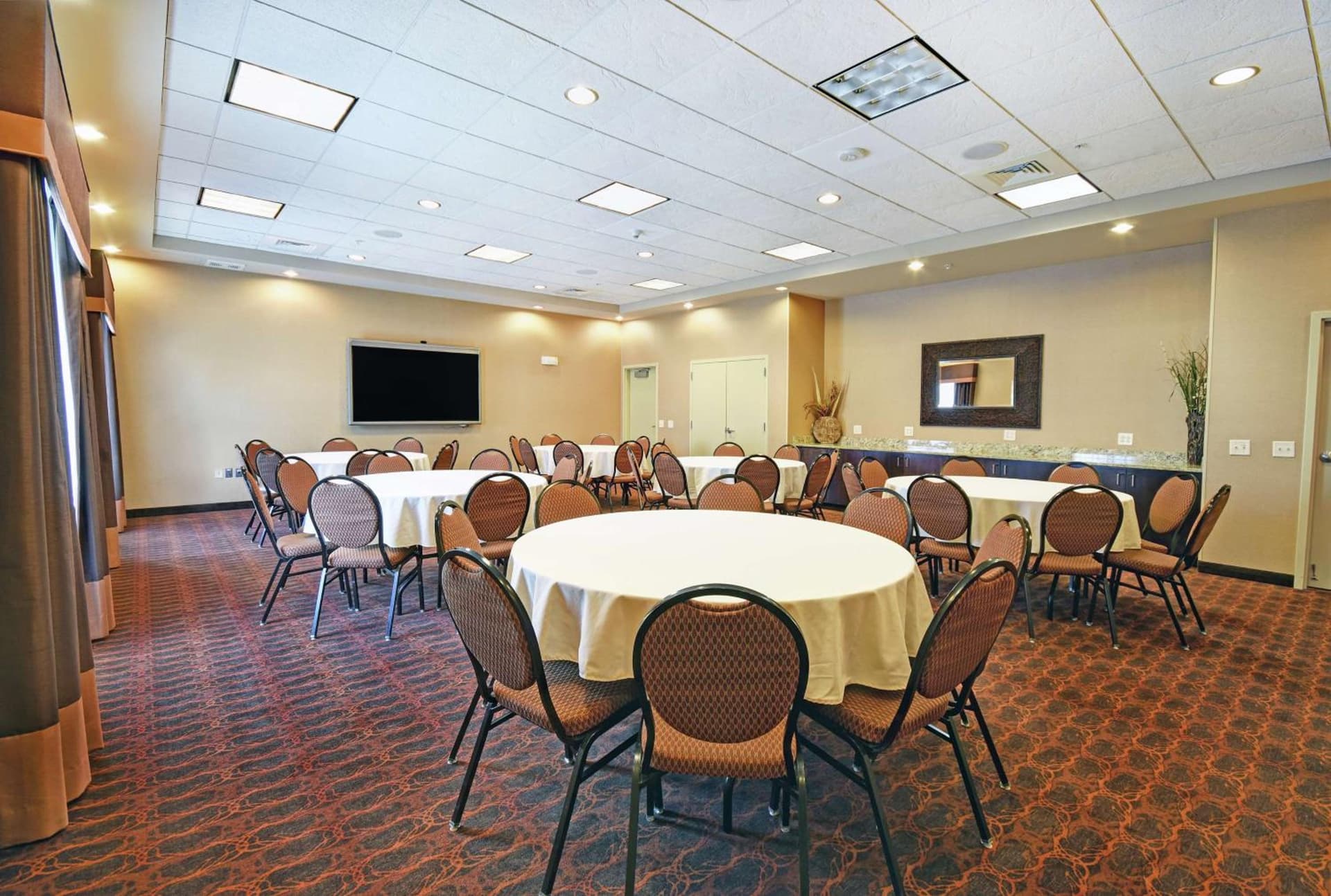 Hampton Inn Beloit gallery photo in Beloit, WI — image 23