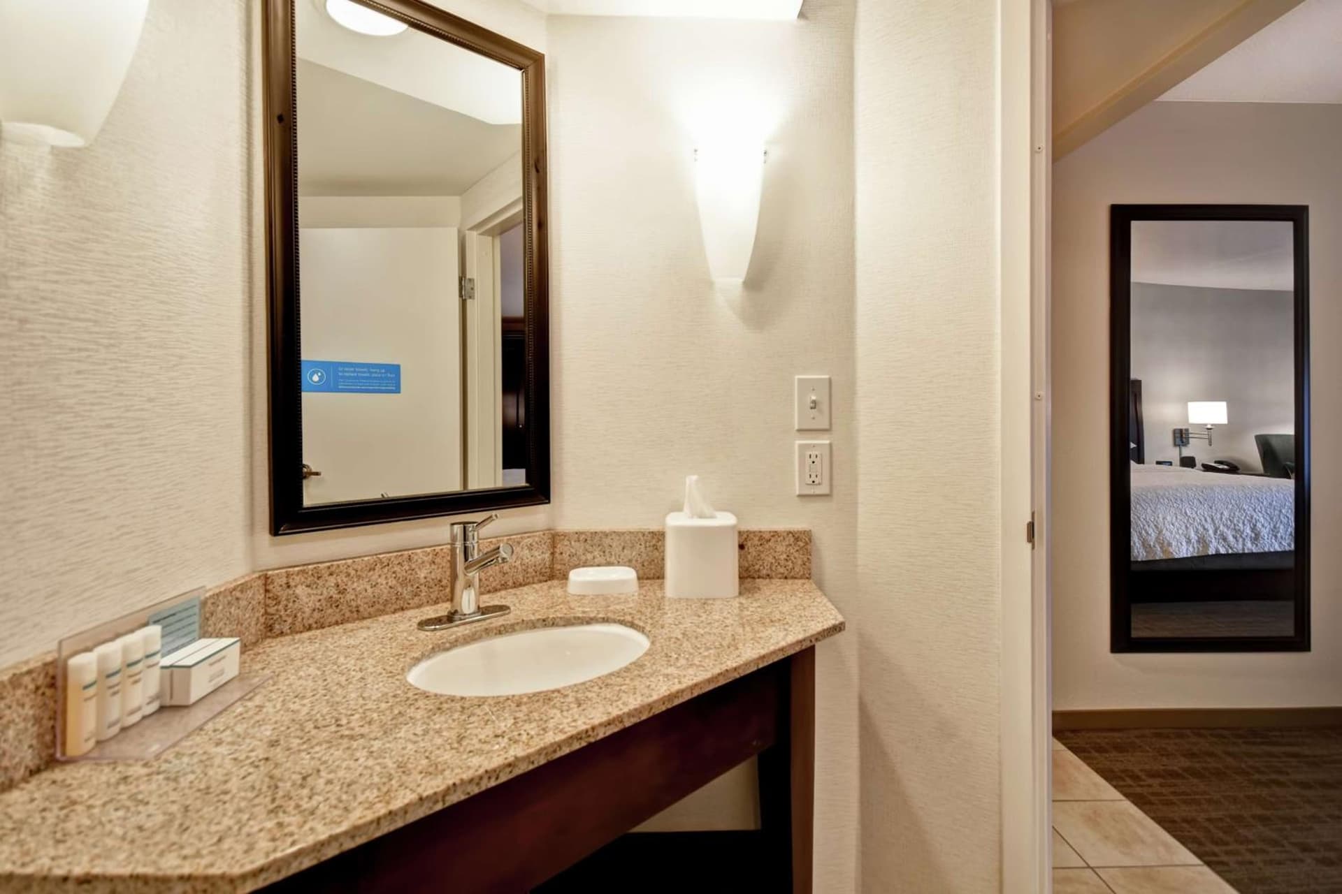 Hampton Inn Overland Park gallery photo in Overland Park, KS — image 26