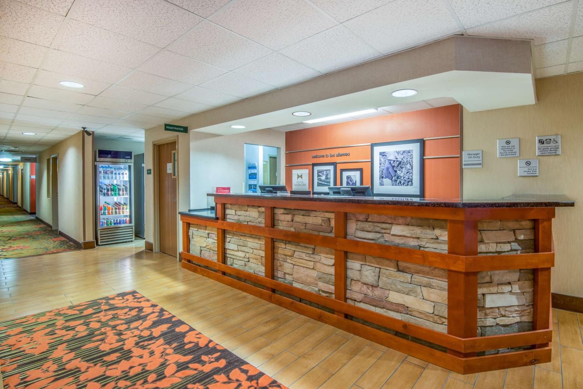 Hampton Inn & Suites Los Alamos interior in Los Alamos, NM — gallery photo 2