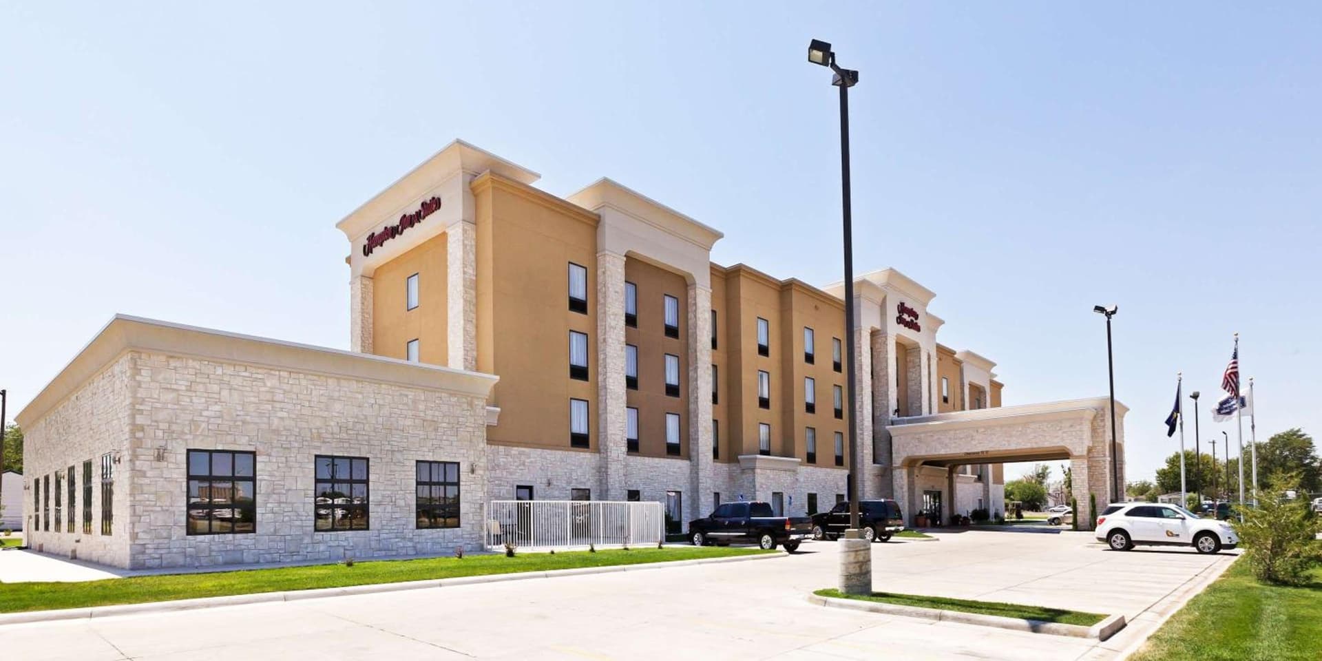 Hampton Inn & Suites Liberal interior in Liberal, KS — gallery photo 2