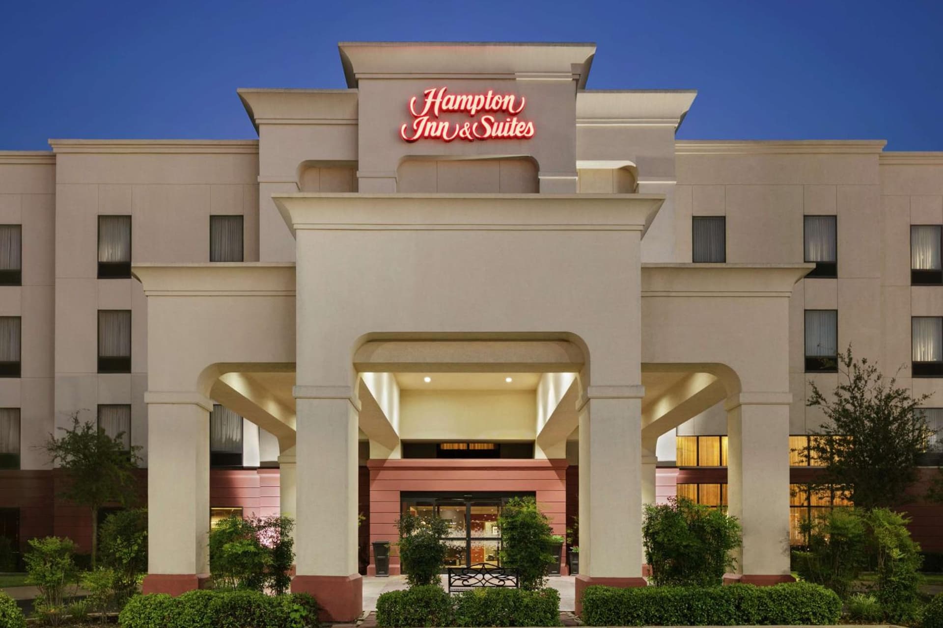 Hampton Inn & Suites Lawton interior in Lawton, OK — gallery photo 2