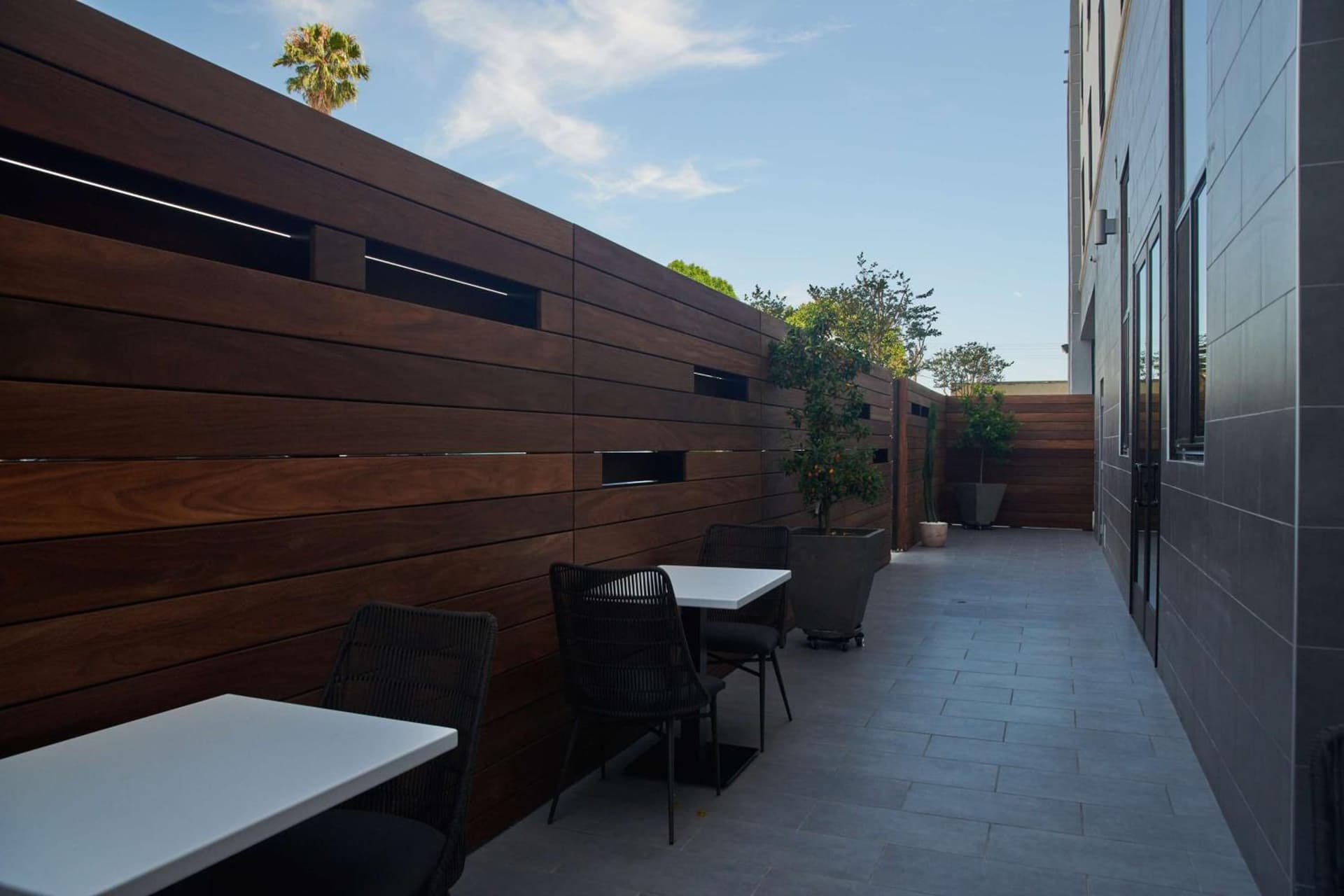 Hampton Inn & Suites Sherman Oaks interior in Sherman Oaks, CA — gallery photo 2