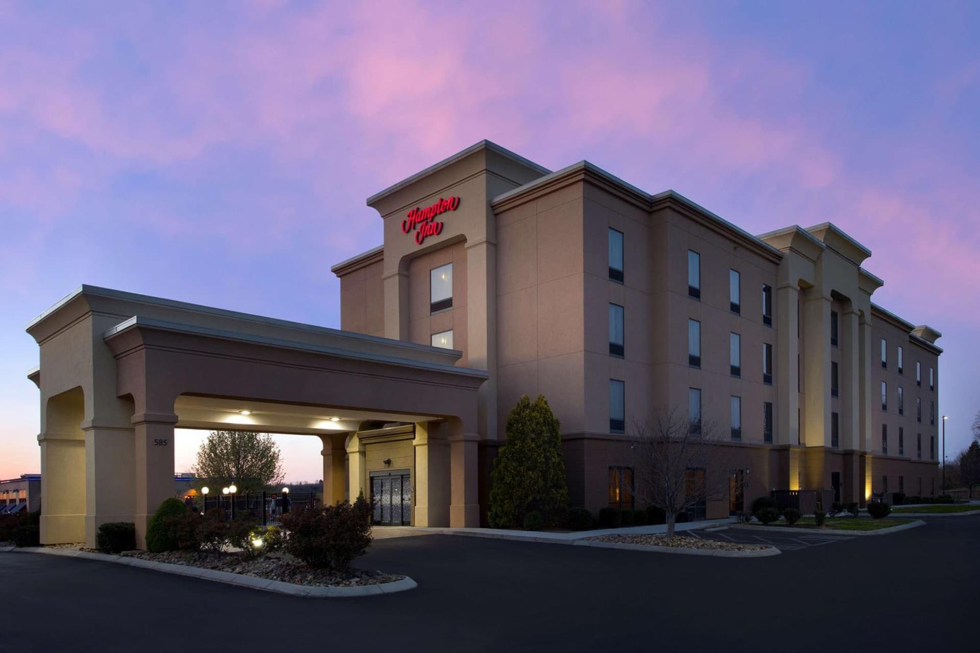 Hampton Inn Lenoir City interior in Lenoir City, TN — gallery photo 2
