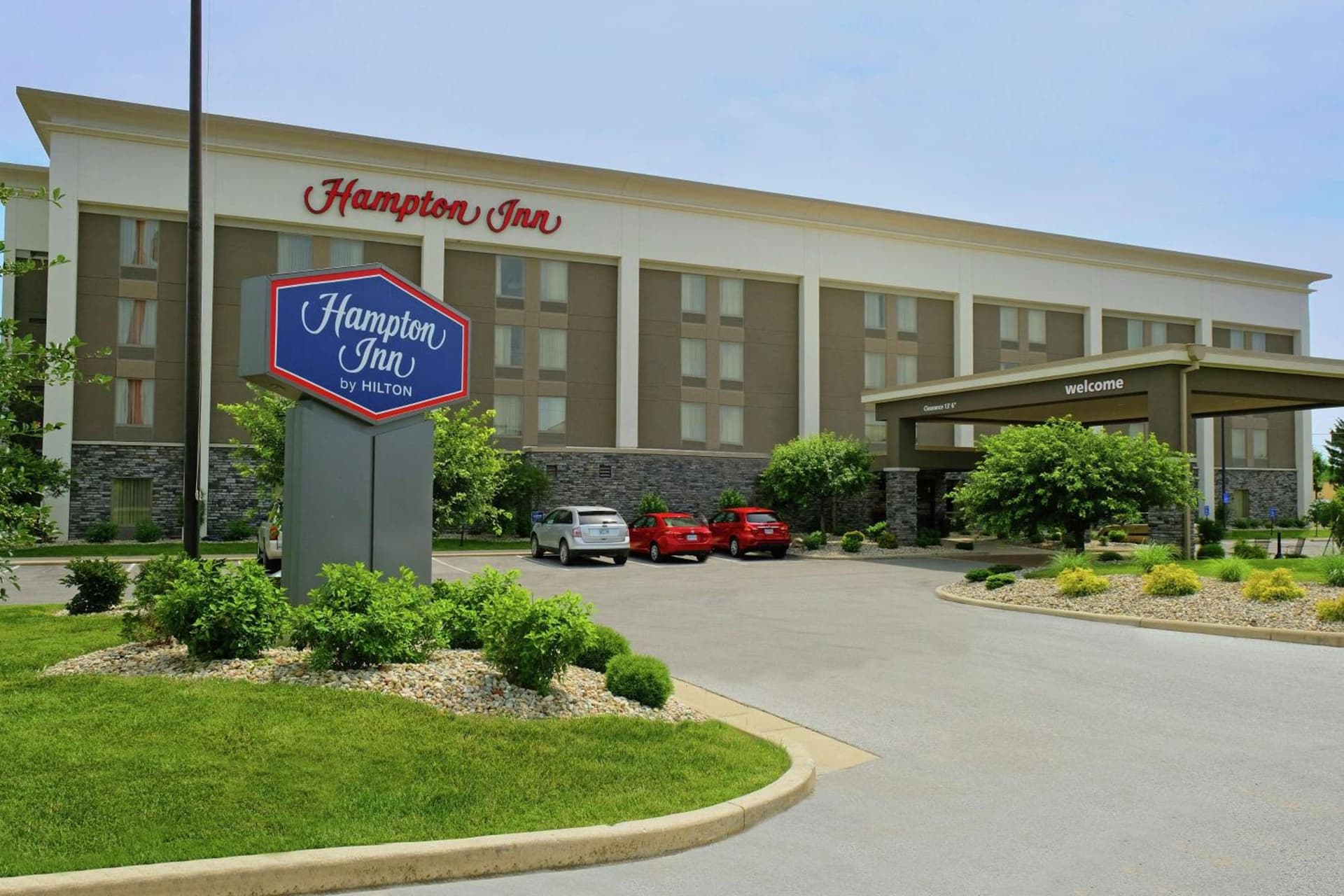 Hampton Inn Lima interior in Lima, OH — gallery photo 2