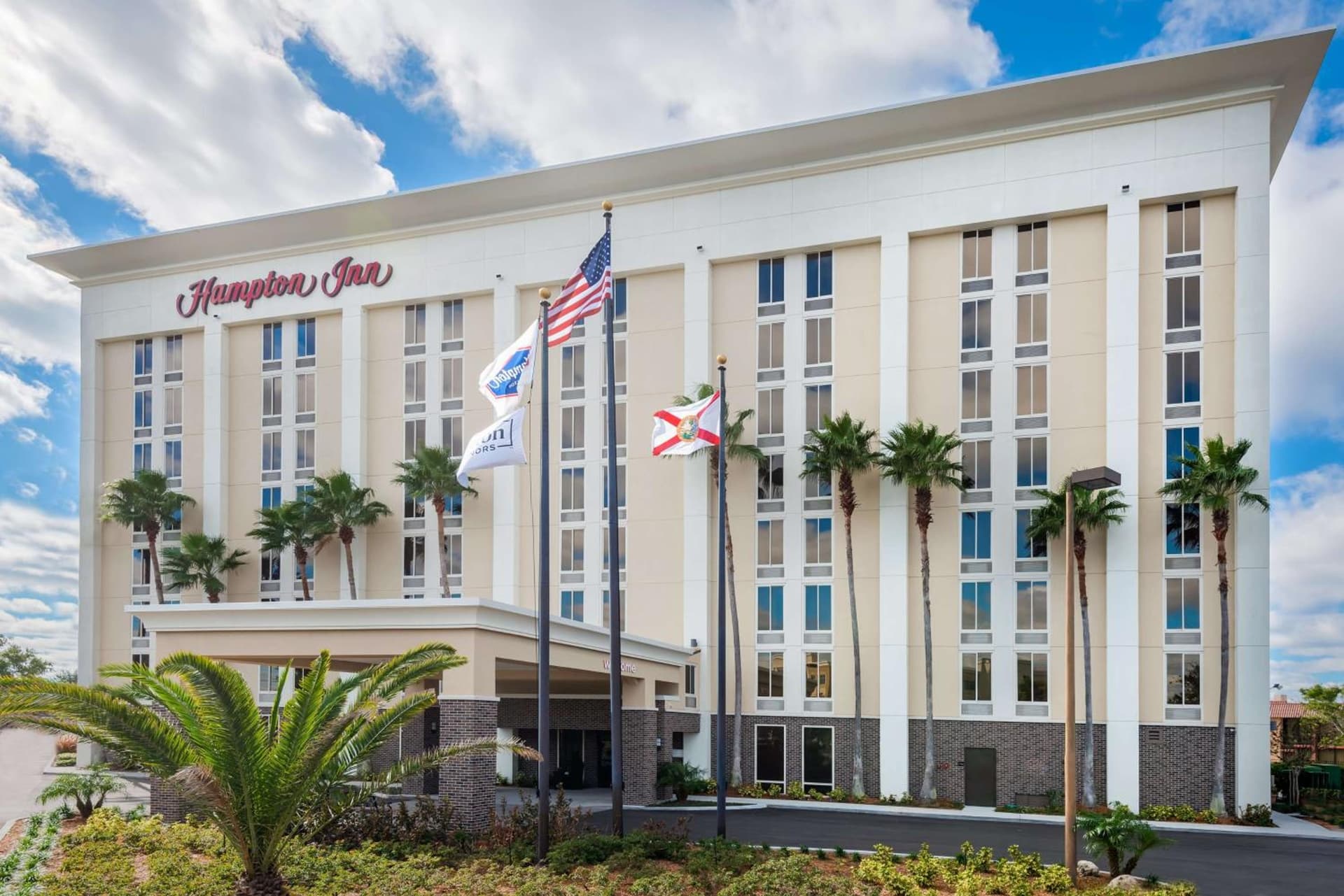 Hampton Inn Orlando Near Universal Blv/International Dr exterior or lobby in Orlando, FL — main listing photo