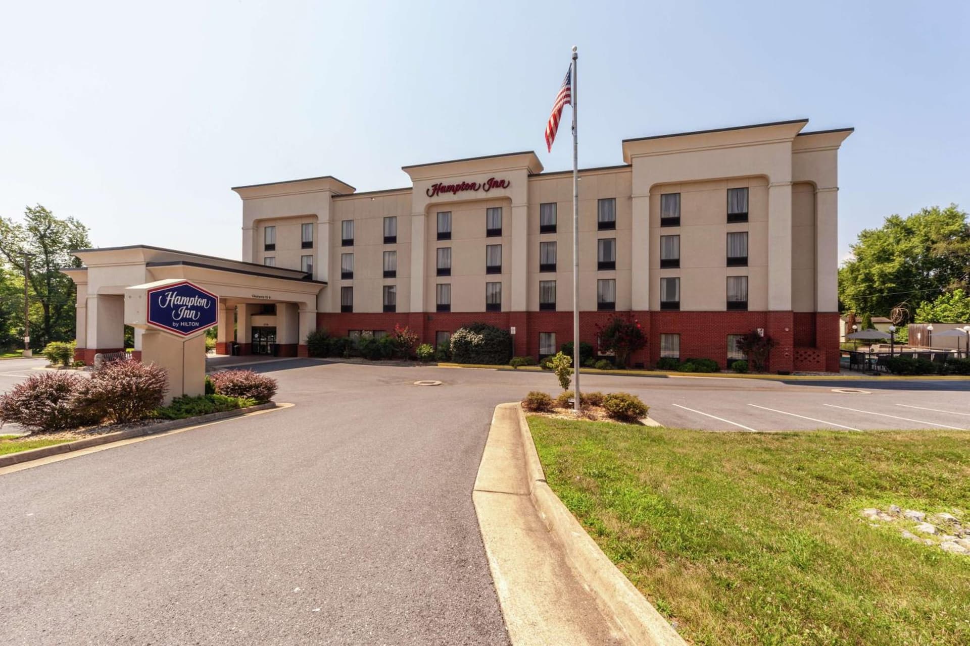 Hampton Inn Inwood featured exterior or lobby in Inwood, WV — similar hotel