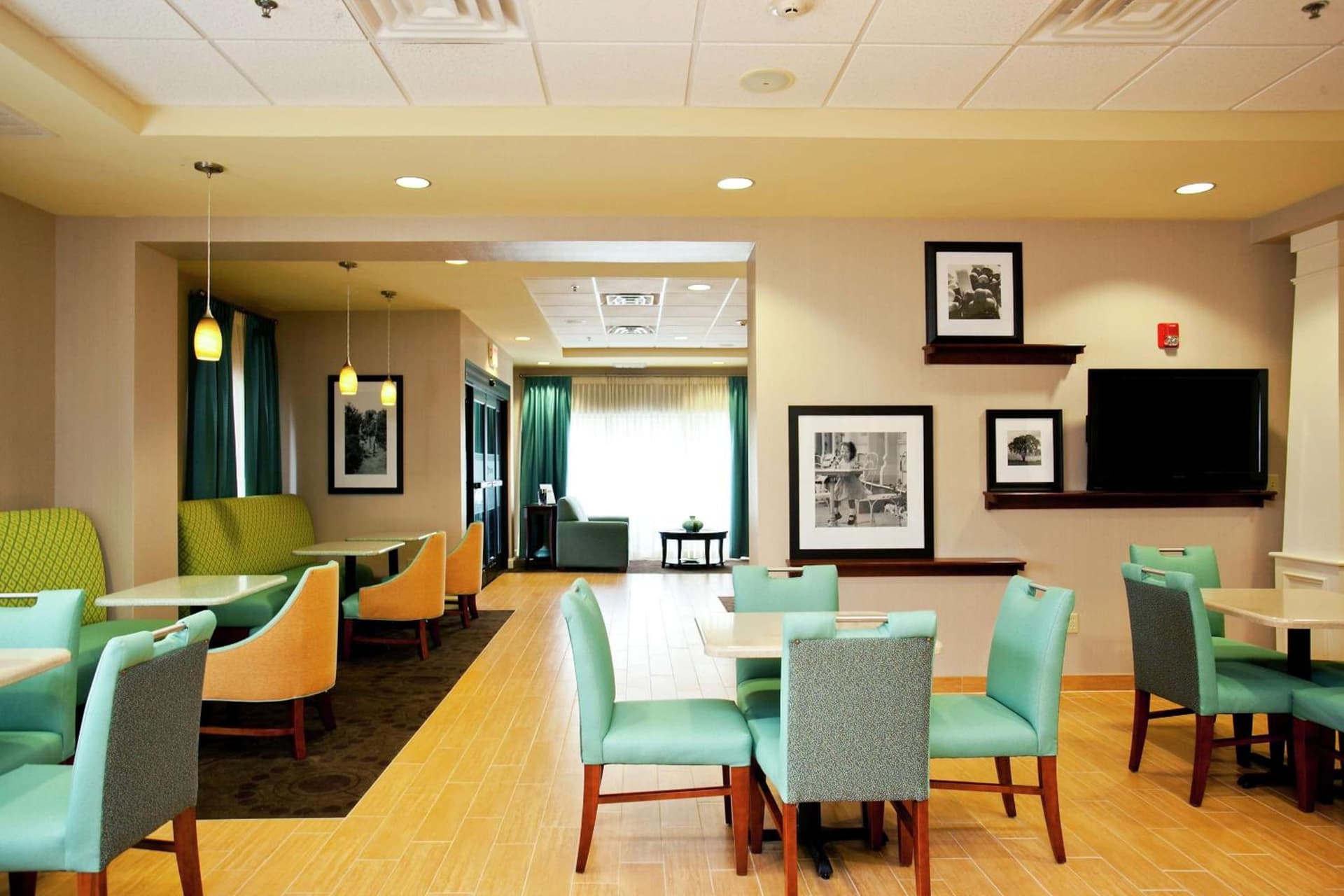 Hampton Inn Inwood gallery photo in Inwood, WV — image 31