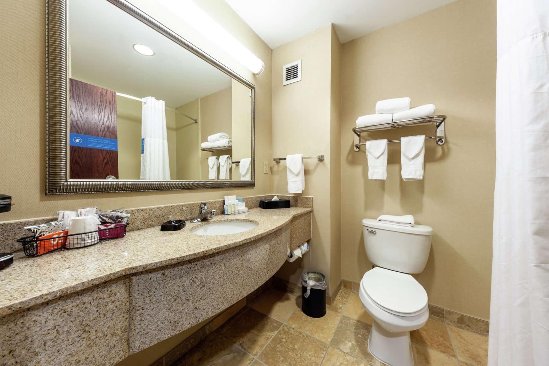 Hampton Inn Inwood gallery photo in Inwood, WV — image 27