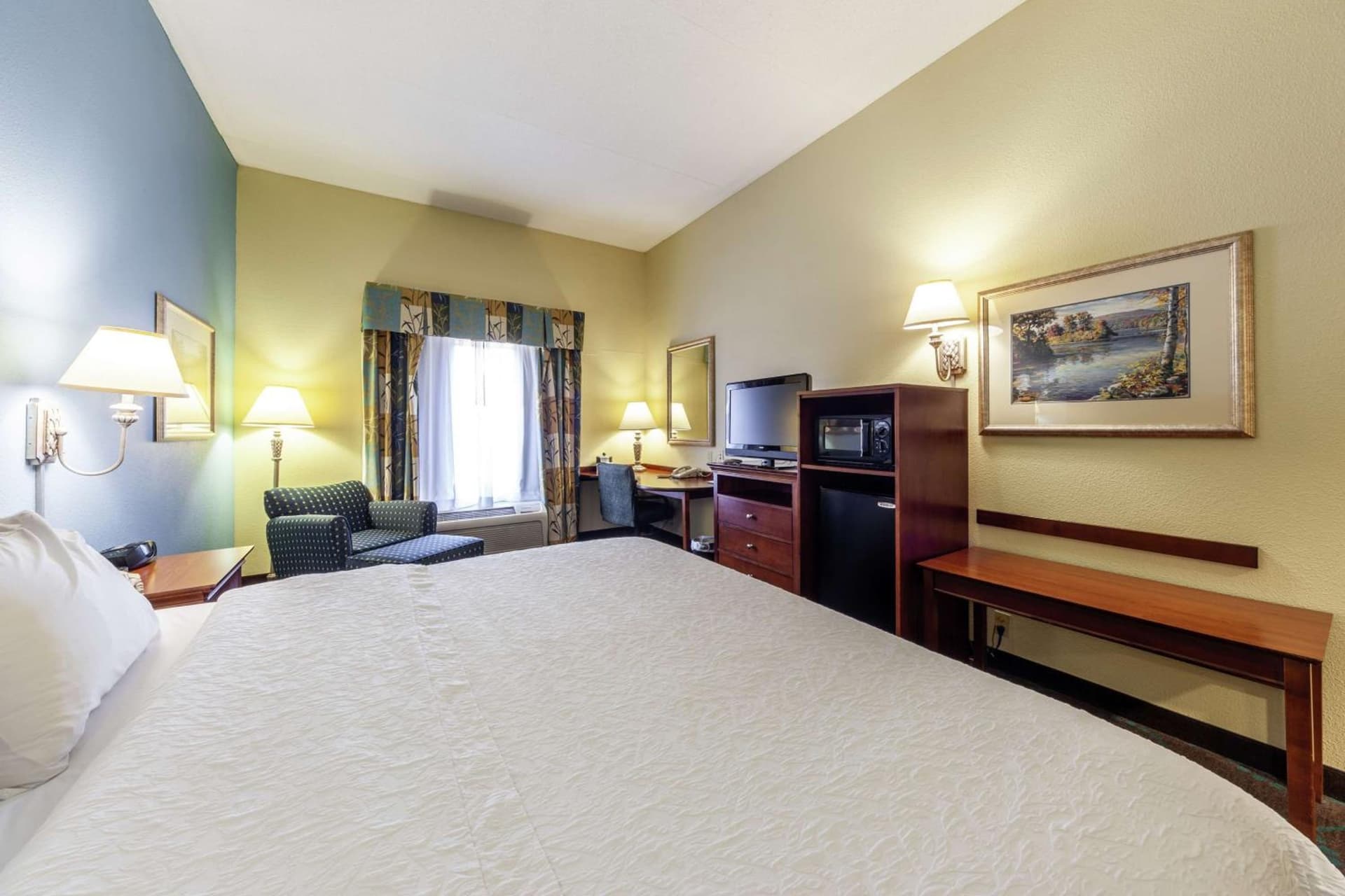 Hampton Inn Inwood gallery photo in Inwood, WV — image 52