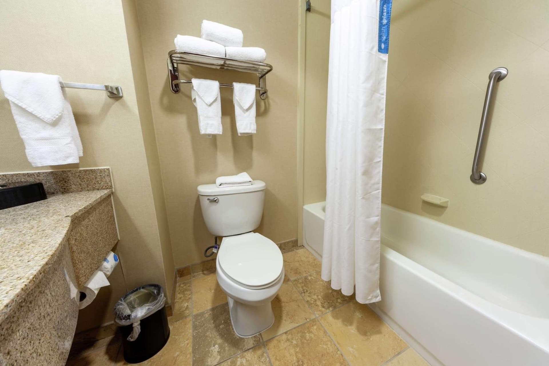 Hampton Inn Inwood gallery photo in Inwood, WV — image 13