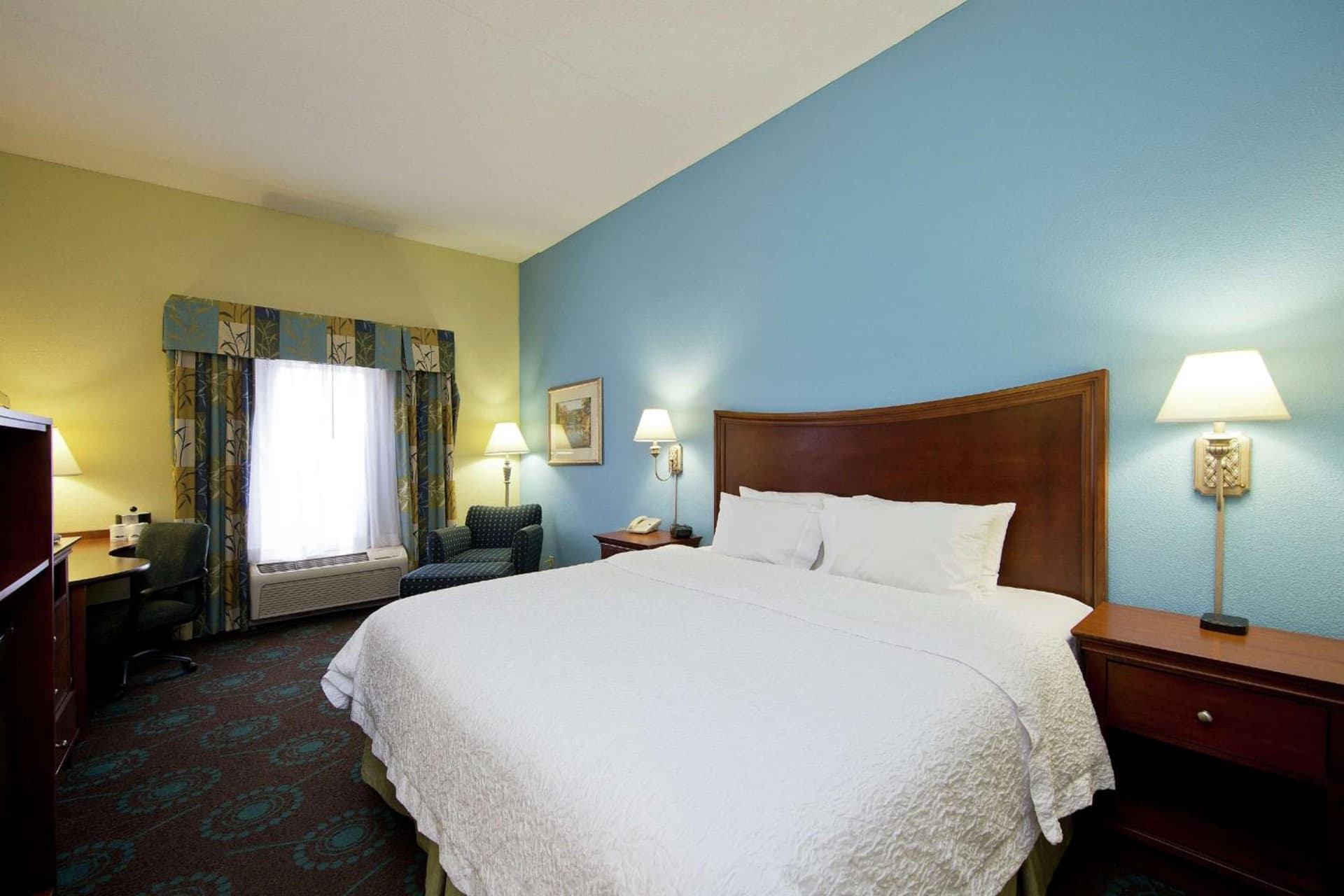 Hampton Inn Inwood gallery photo in Inwood, WV — image 41