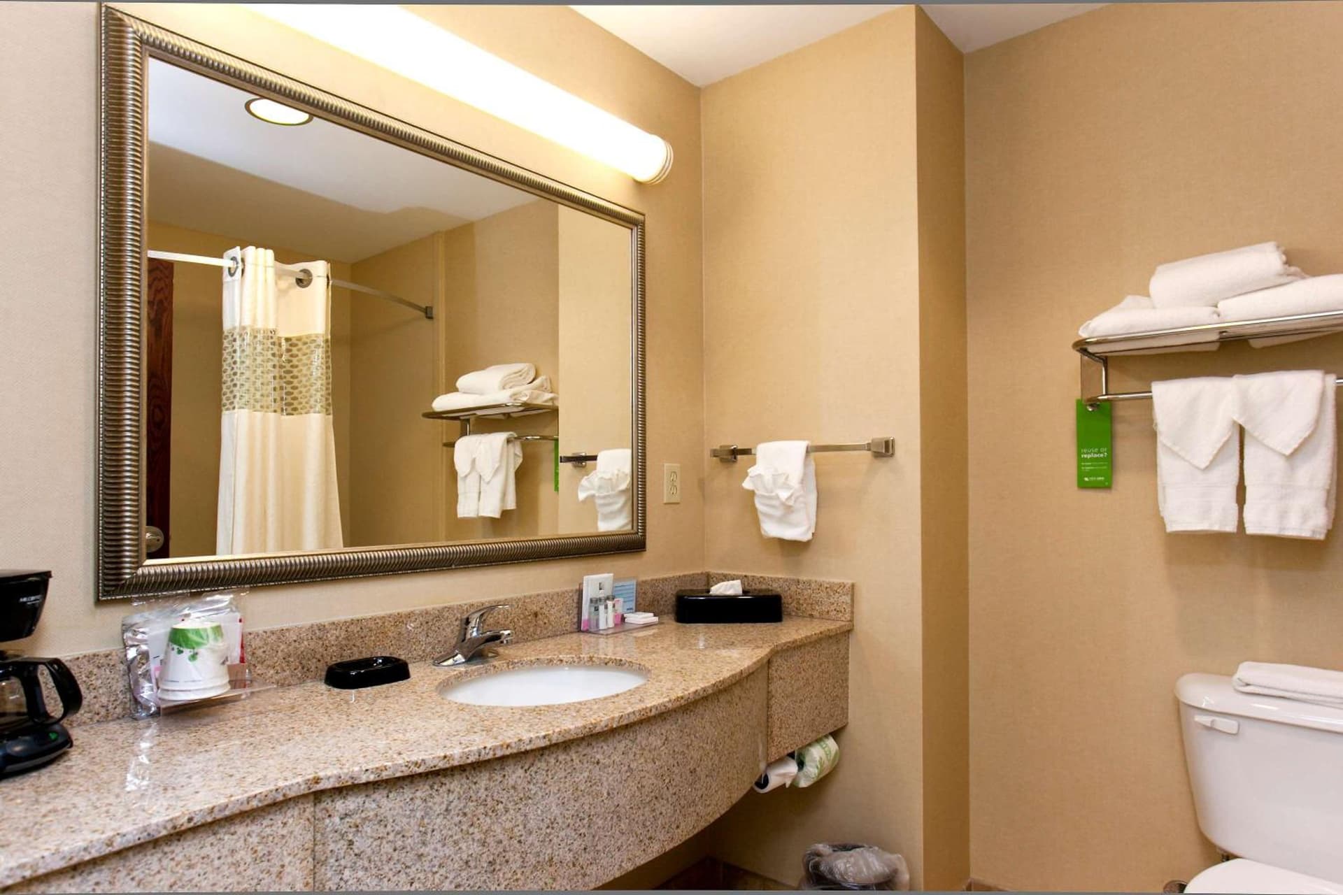 Hampton Inn Inwood gallery photo in Inwood, WV — image 34