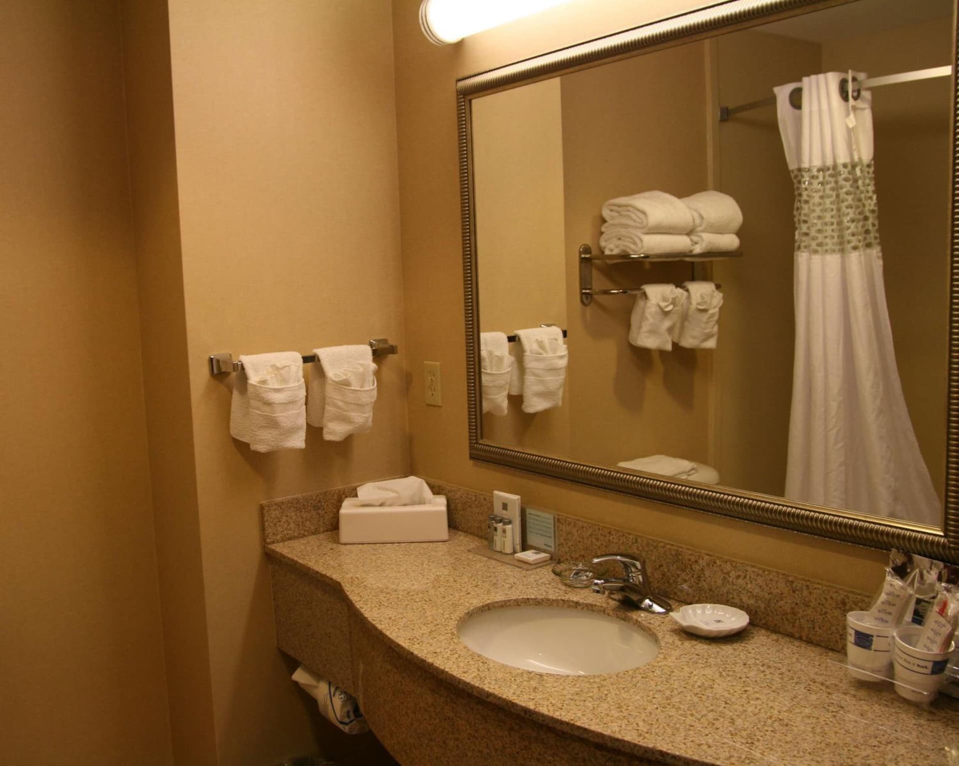 Hampton Inn Inwood gallery photo in Inwood, WV — image 16