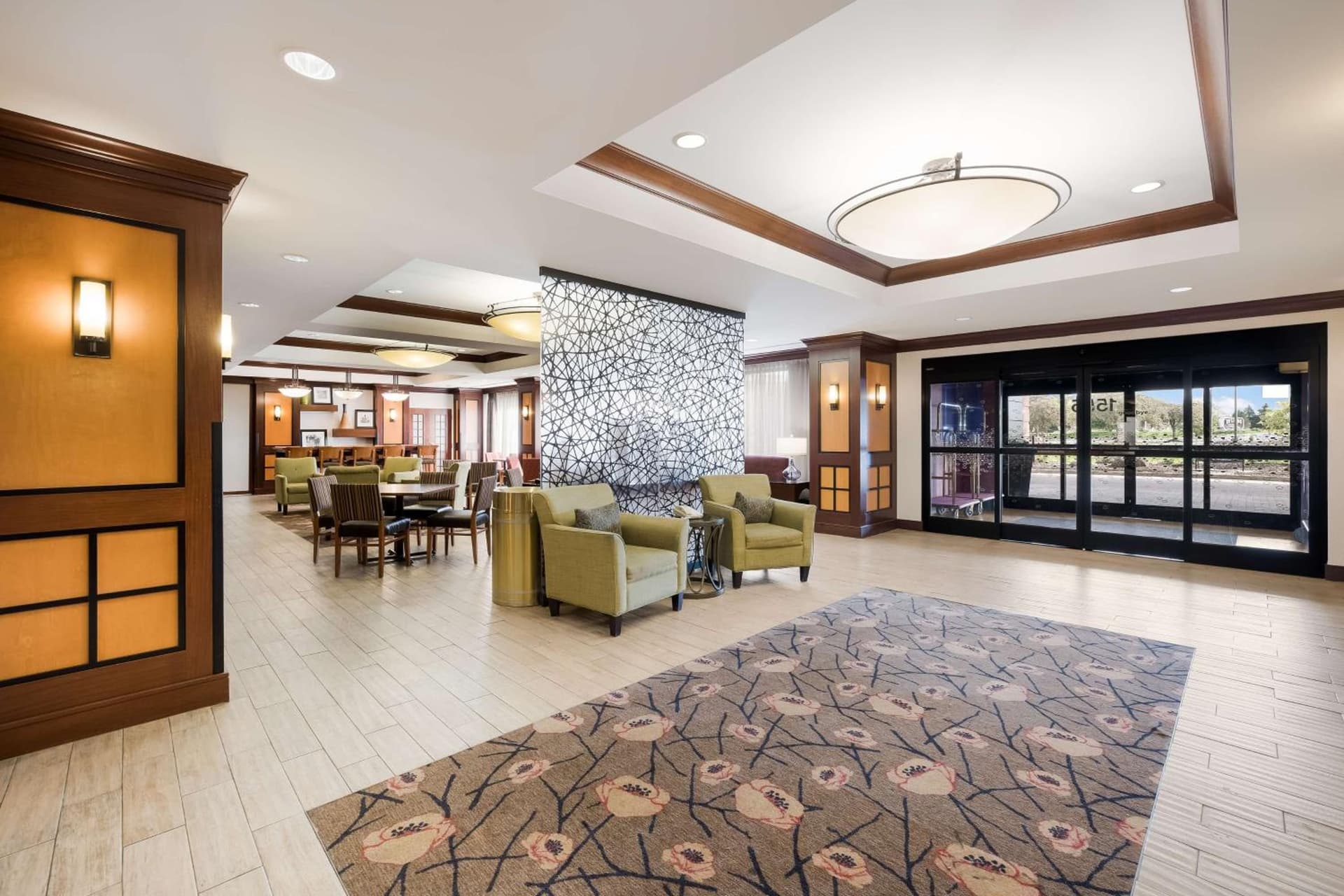 Hampton Inn McHenry property views in McHenry, IL — gallery photo 3