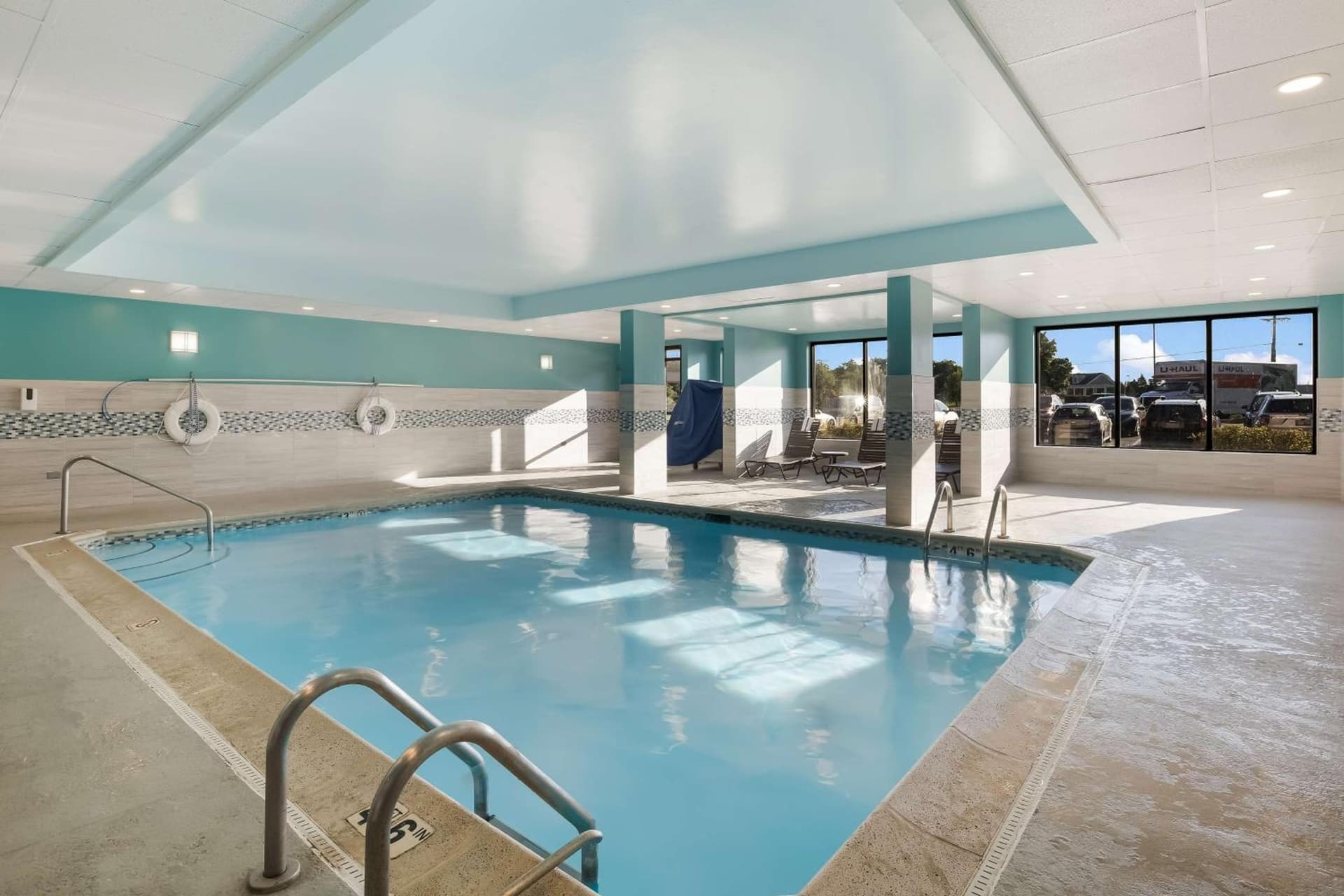 Hampton Inn McHenry gallery photo in McHenry, IL — image 36