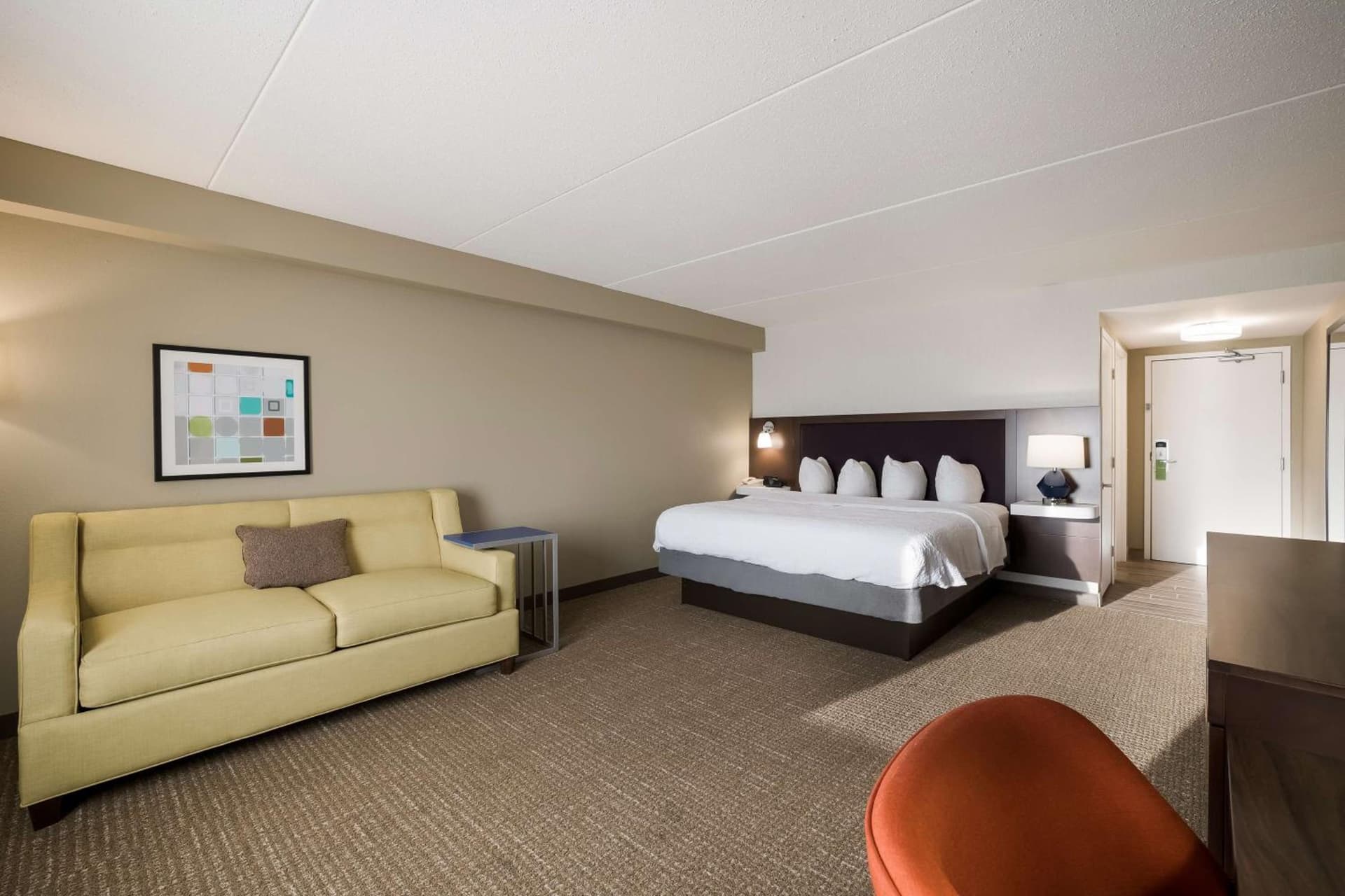 Hampton Inn McHenry interior in McHenry, IL — gallery photo 2