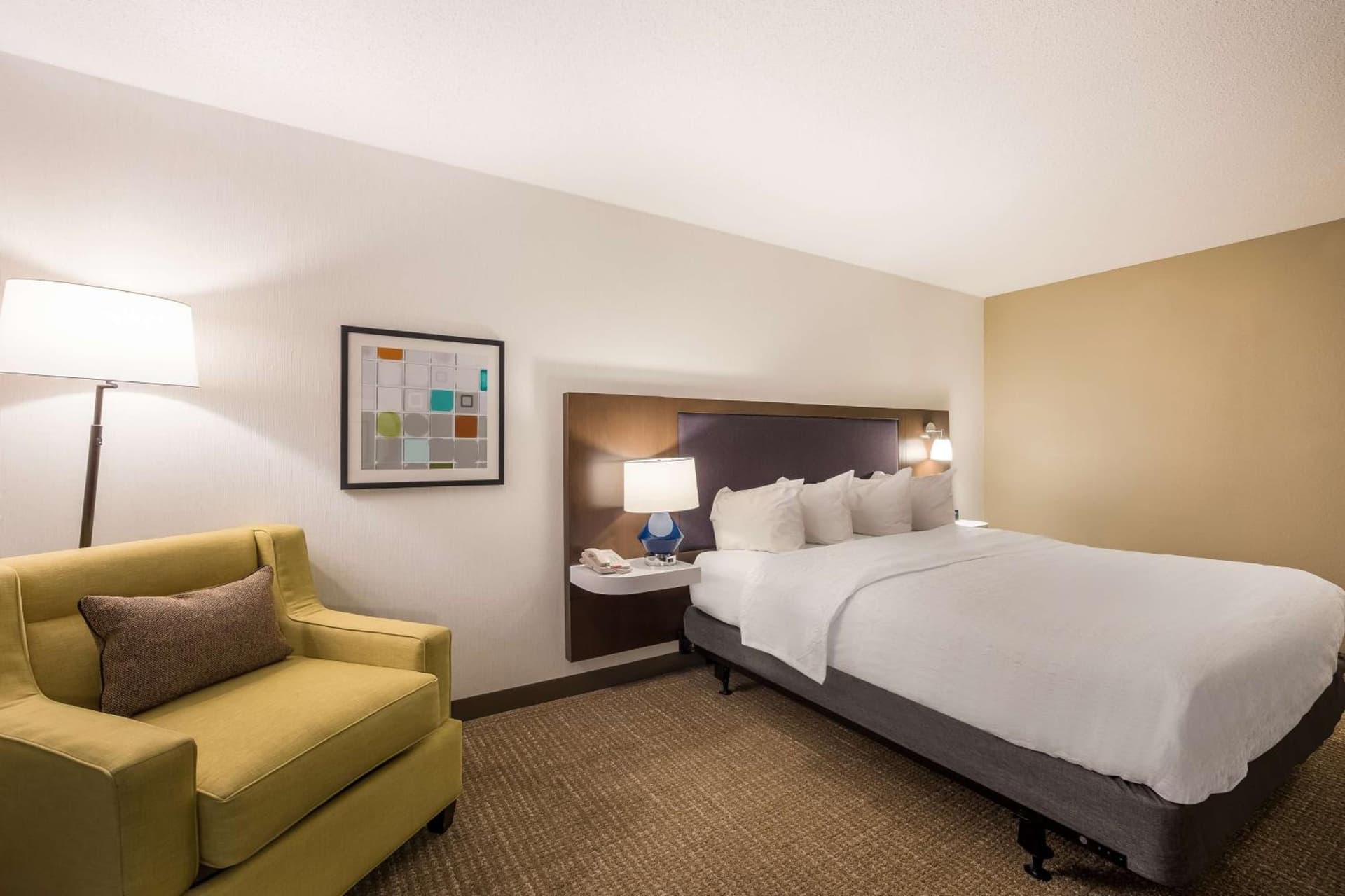 Hampton Inn McHenry gallery photo in McHenry, IL — image 24