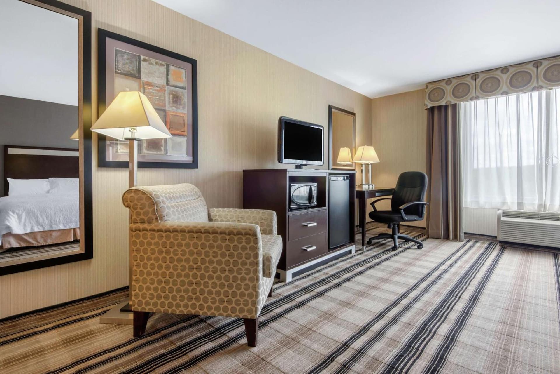 Hampton Inn Meadville interior in Meadville, PA — gallery photo 2