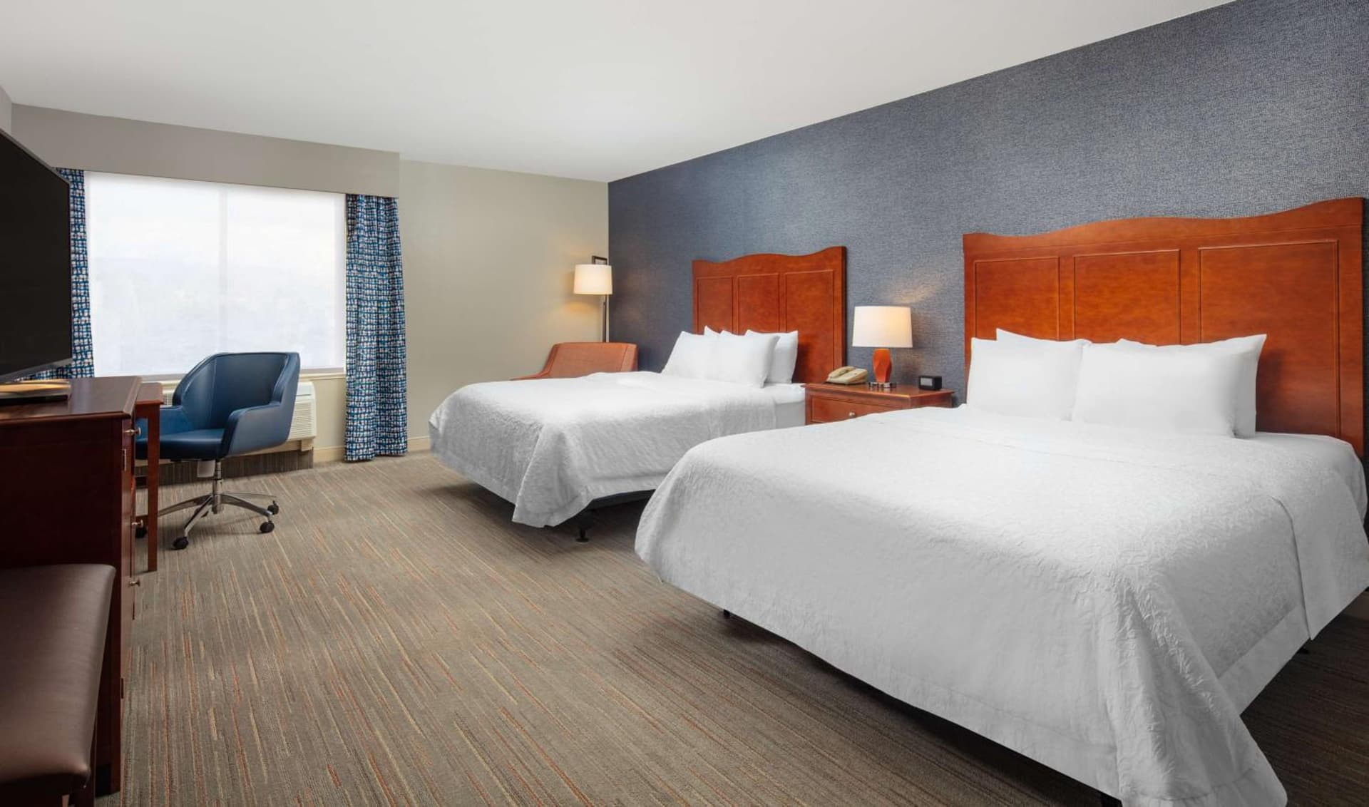 Hampton Inn Medford interior in Medford, OR — gallery photo 2